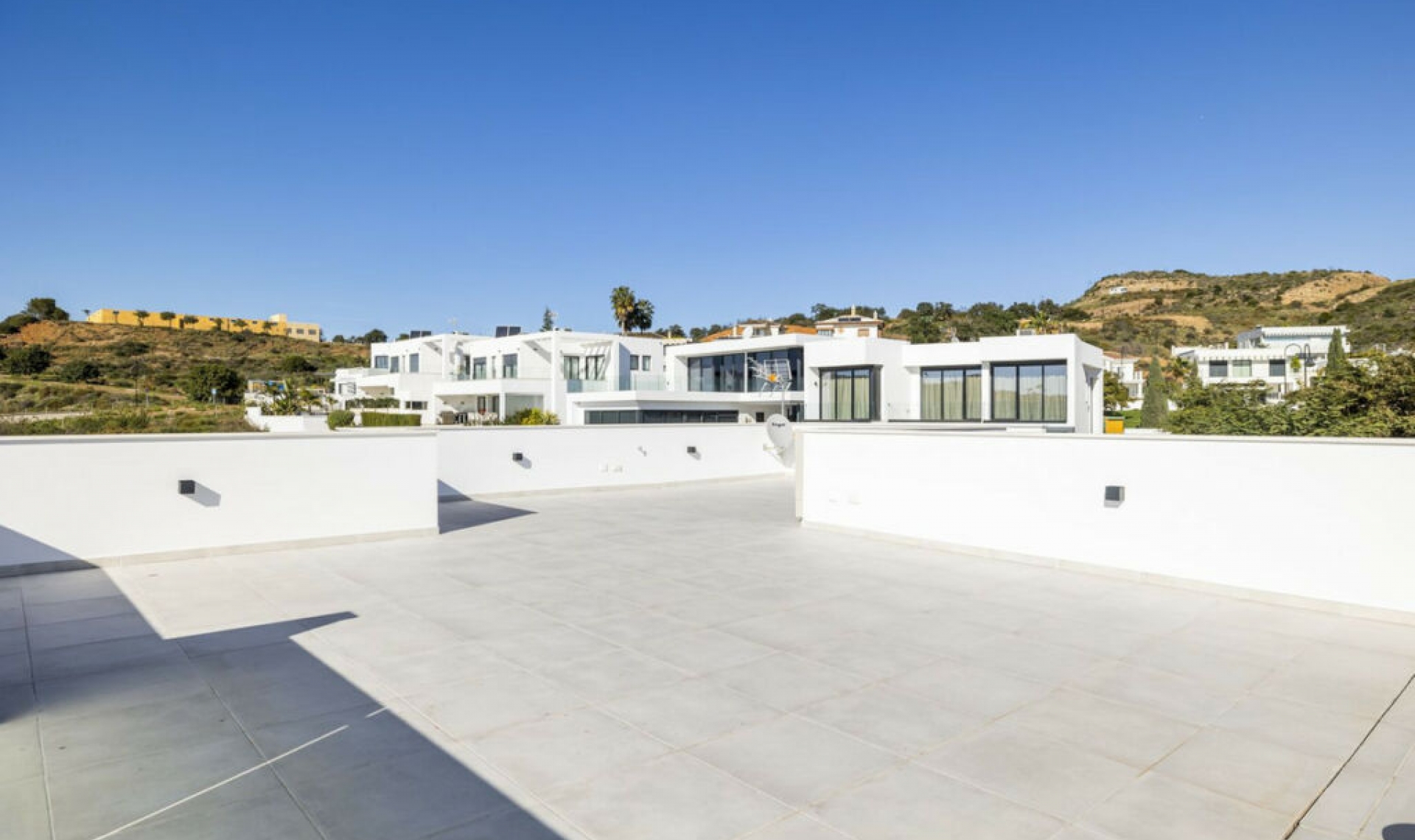 Resale - House -
La Cala de Mijas