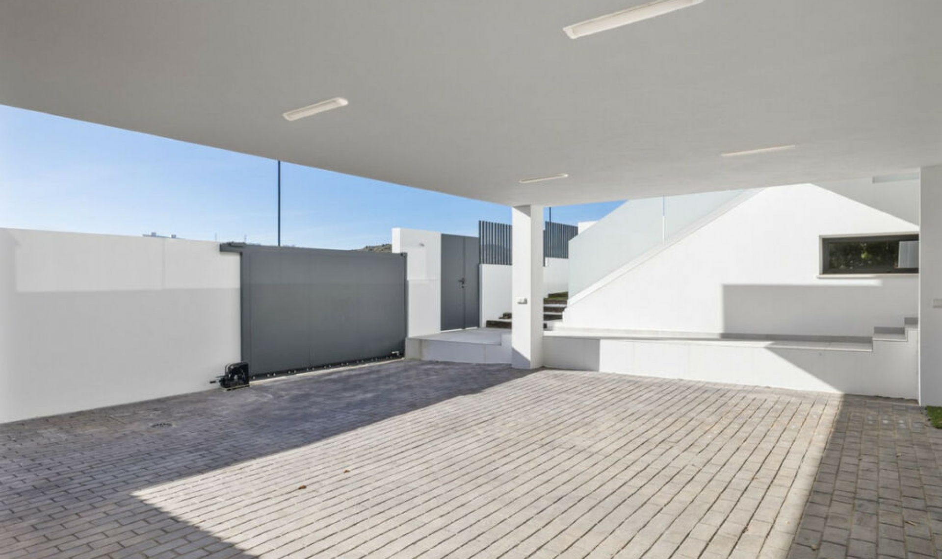 Resale - House -
La Cala de Mijas