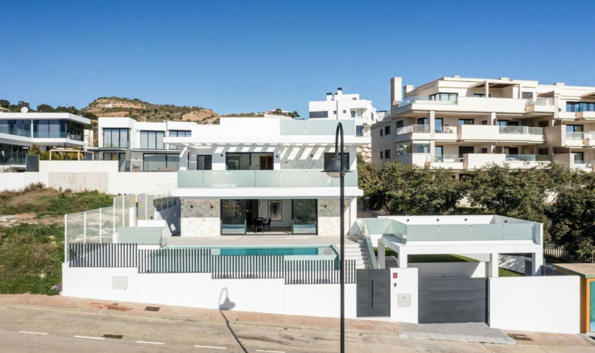 Resale - House -
La Cala de Mijas