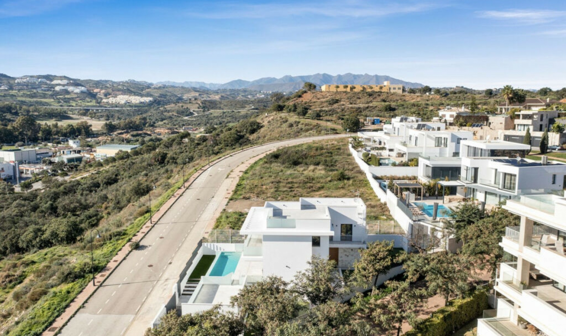 Resale - House -
La Cala de Mijas