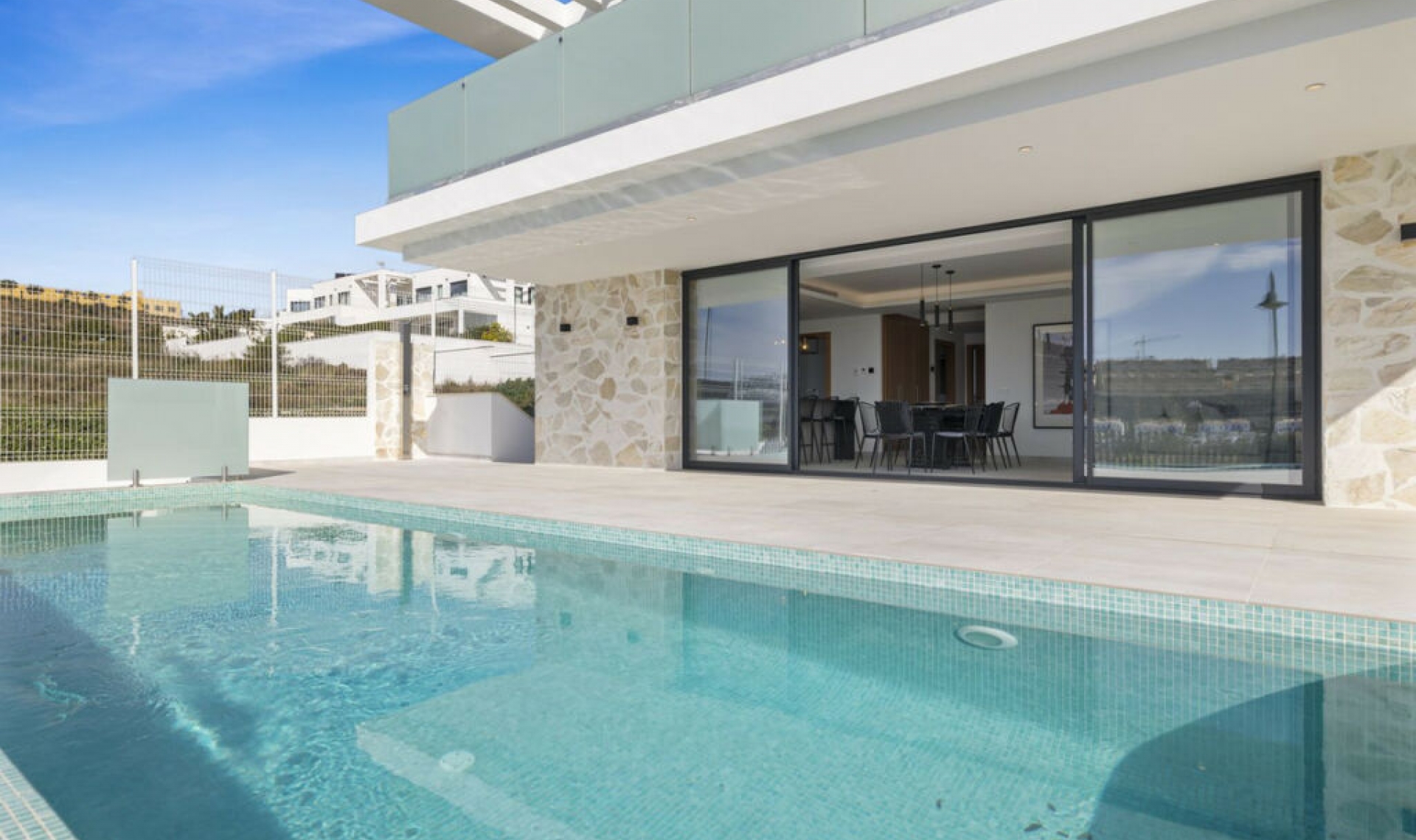 Resale - House -
La Cala de Mijas