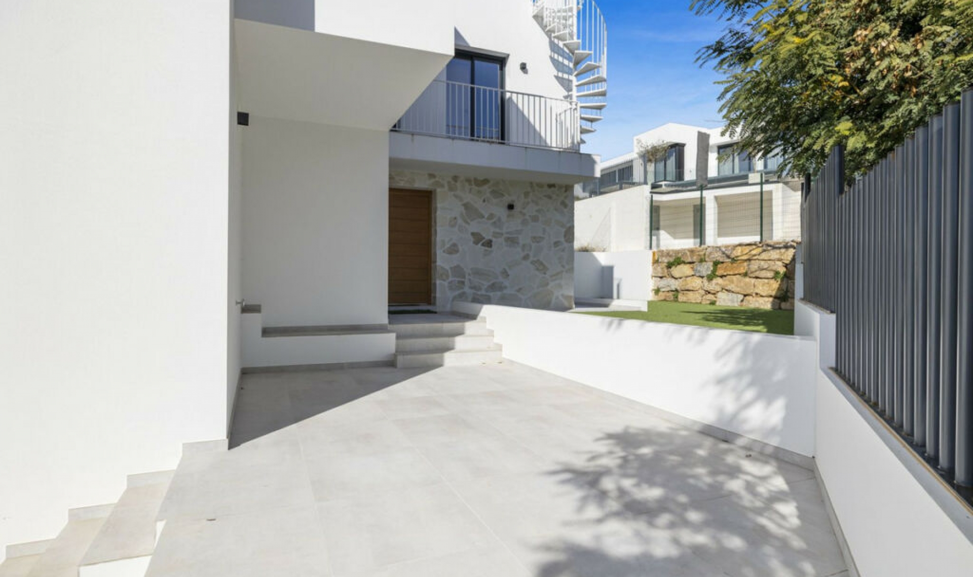 Resale - House -
La Cala de Mijas
