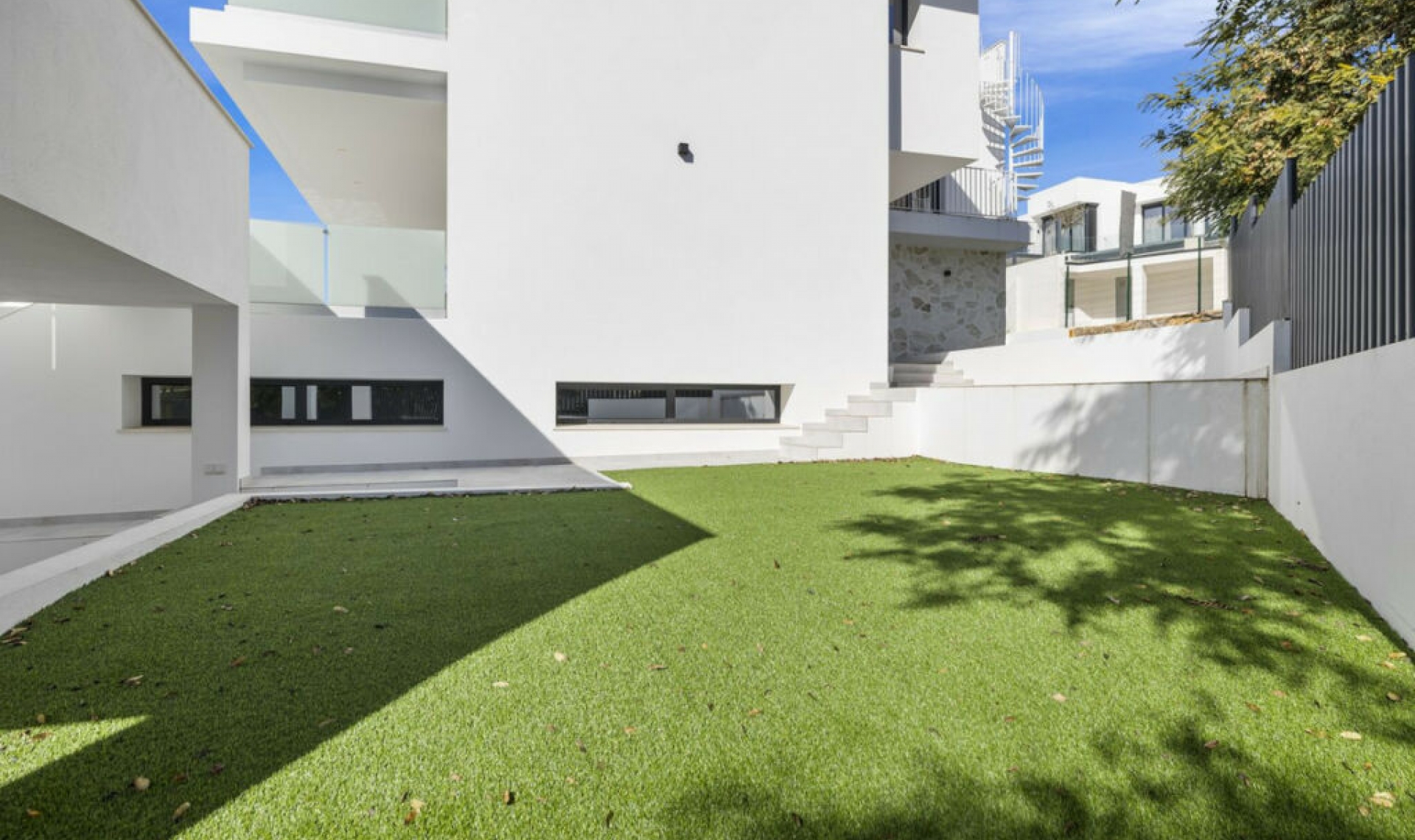 Resale - House -
La Cala de Mijas