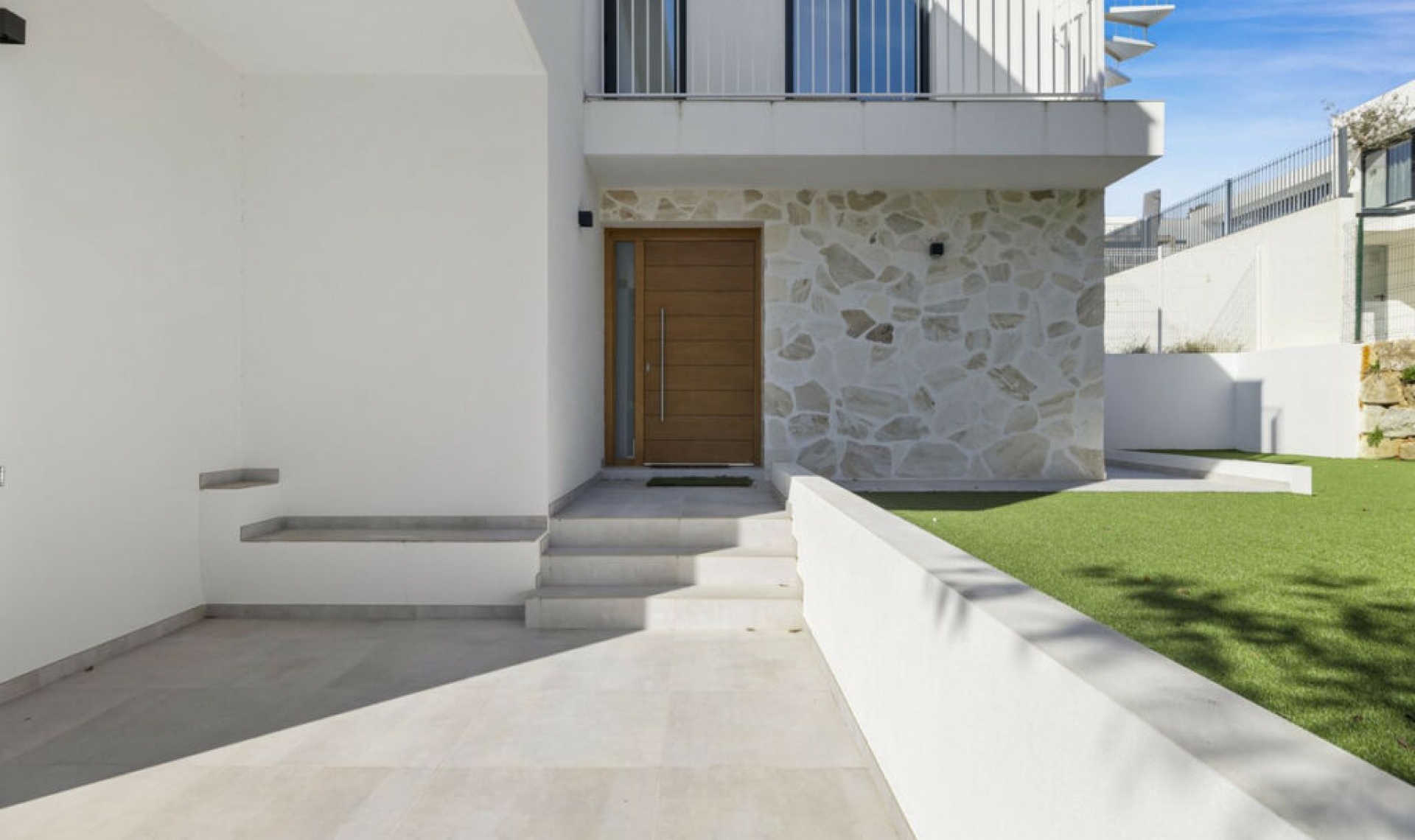 Resale - House -
La Cala de Mijas