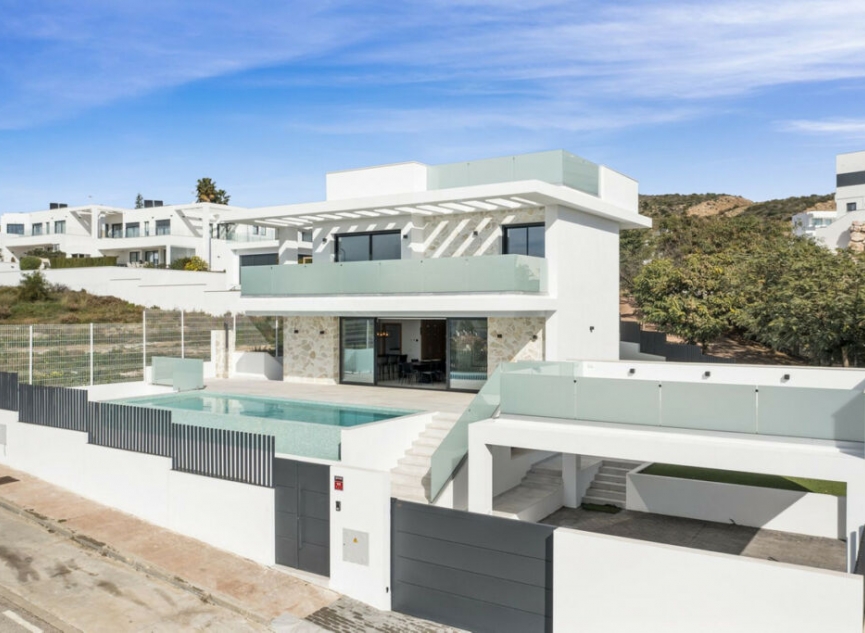 Resale - House -
La Cala de Mijas