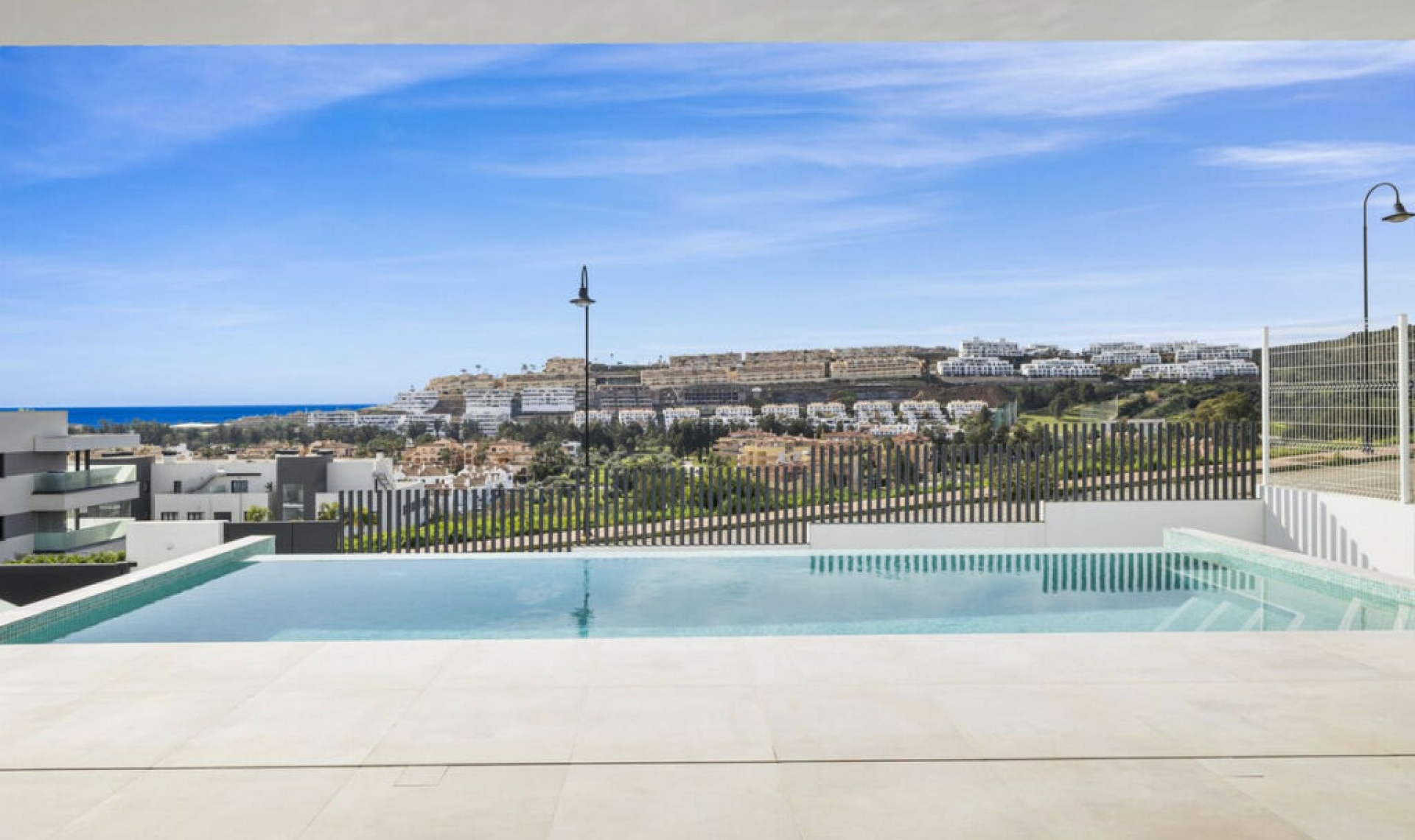 Resale - House -
La Cala de Mijas