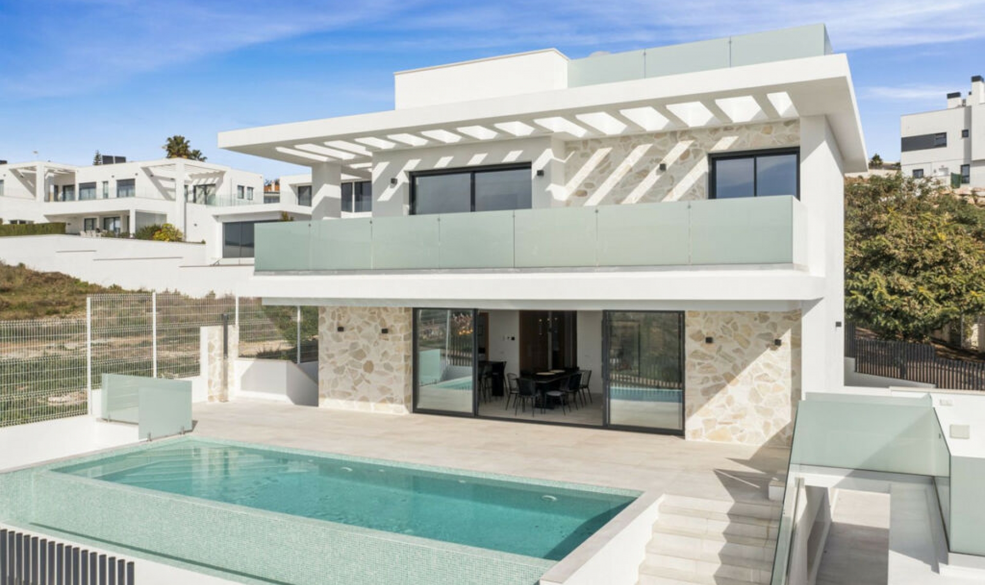 Resale - House -
La Cala de Mijas