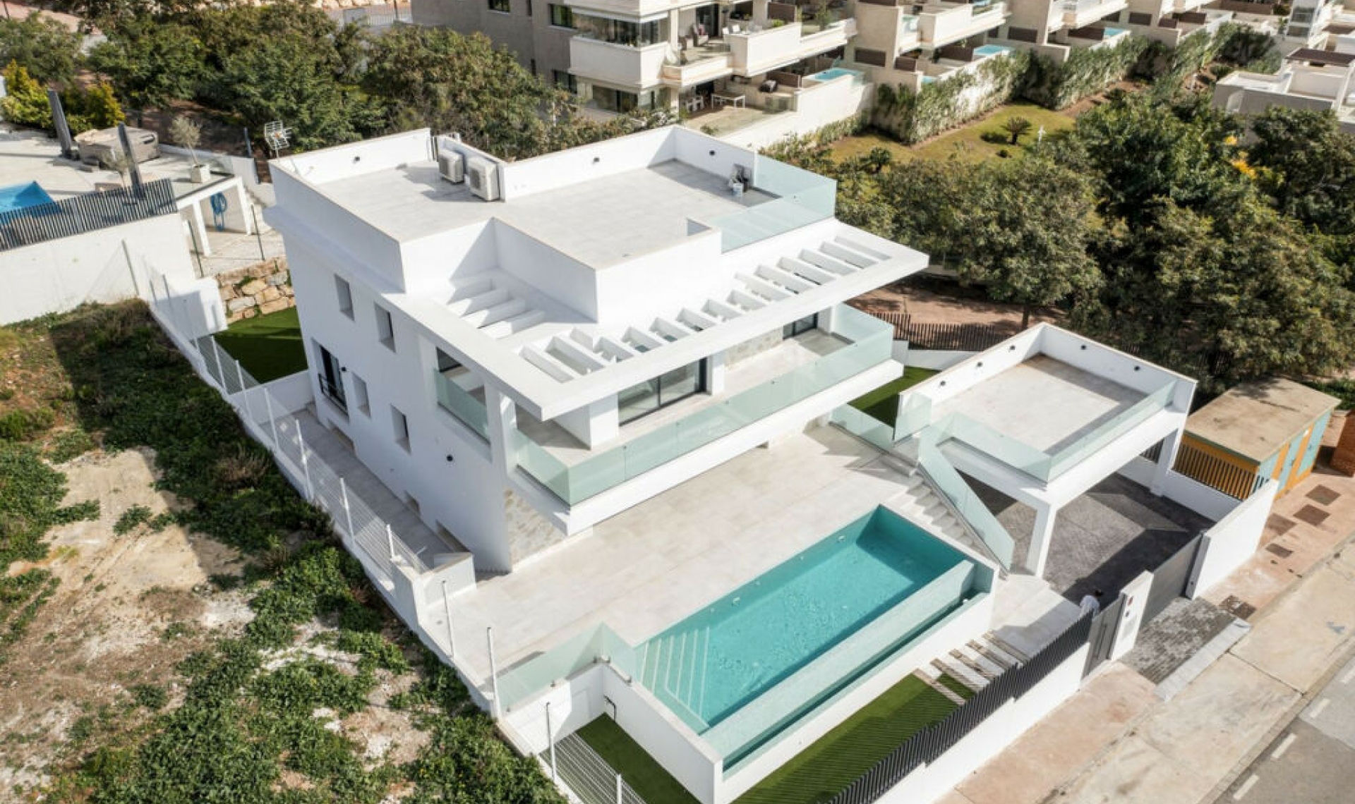 Resale - House -
La Cala de Mijas