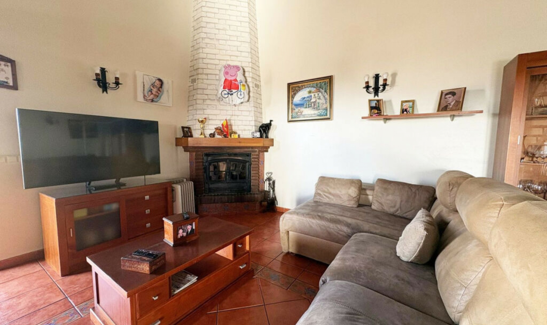 Resale - House -
La Cala de Mijas