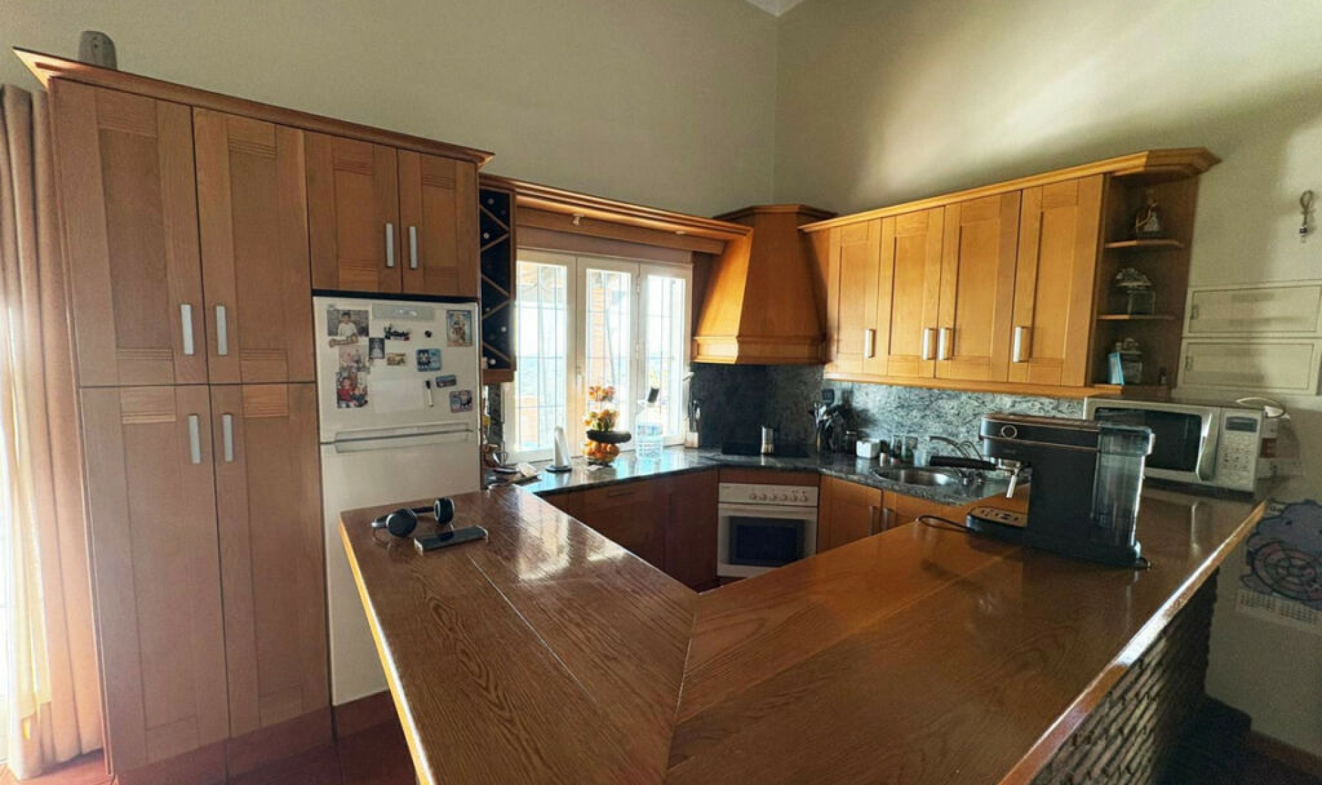 Resale - House -
La Cala de Mijas