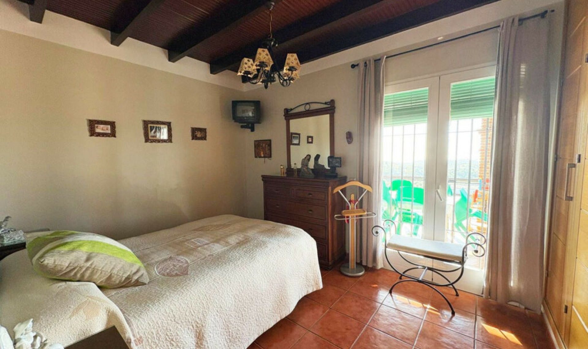 Resale - House -
La Cala de Mijas