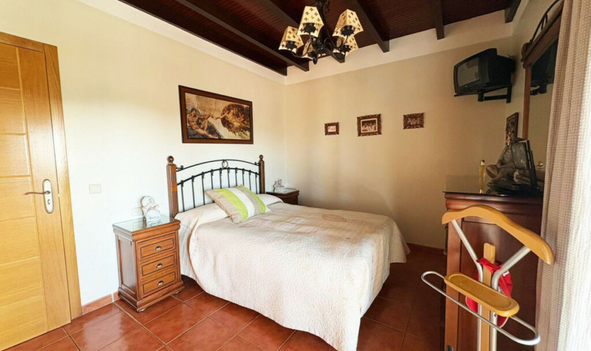 Resale - House -
La Cala de Mijas