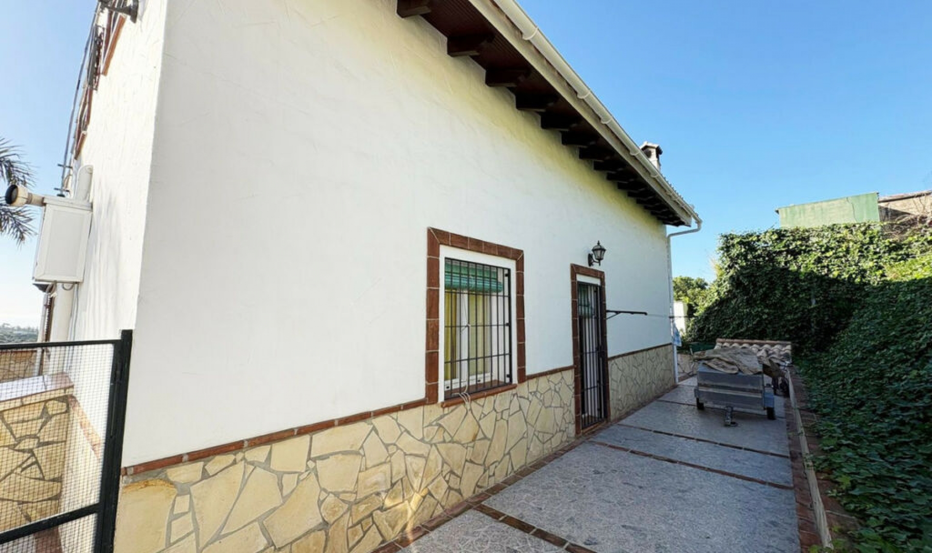 Resale - House -
La Cala de Mijas