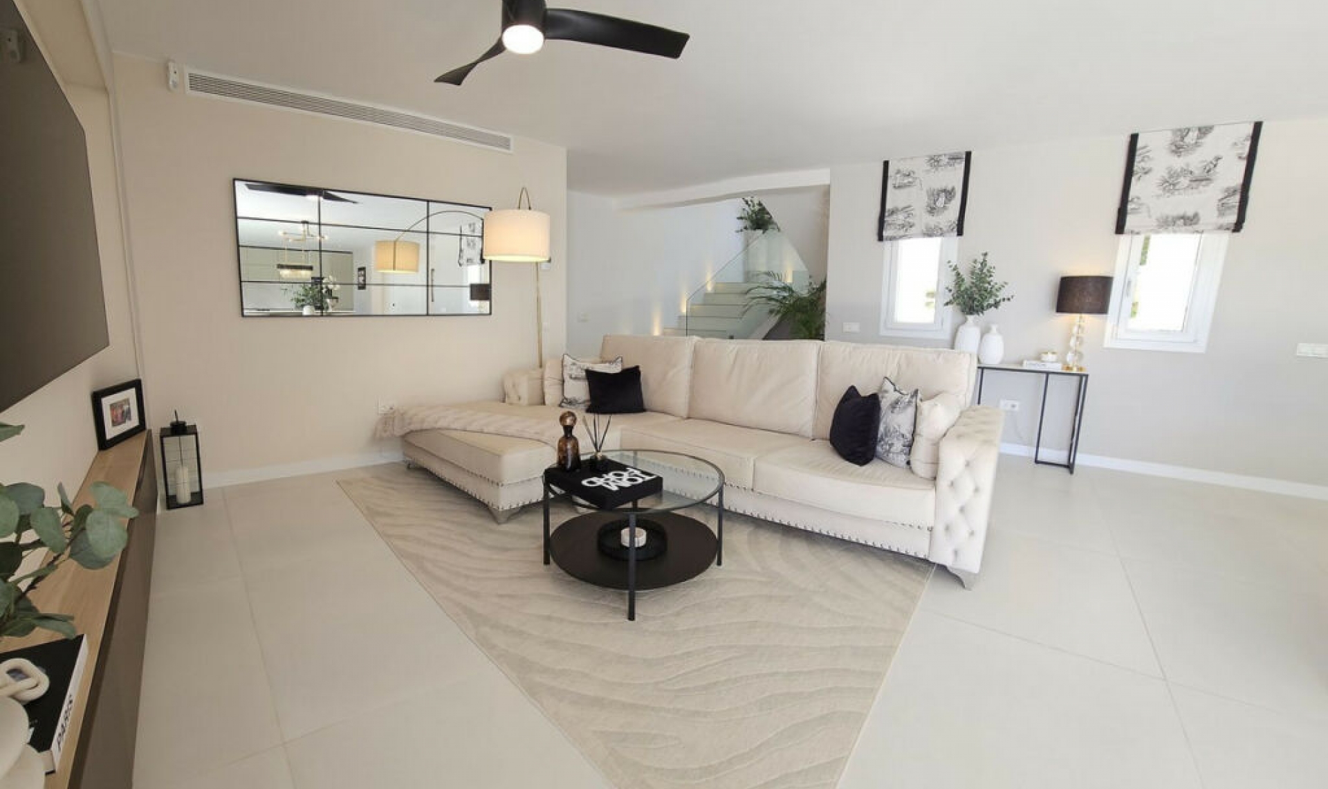 Resale - House -
La Cala de Mijas