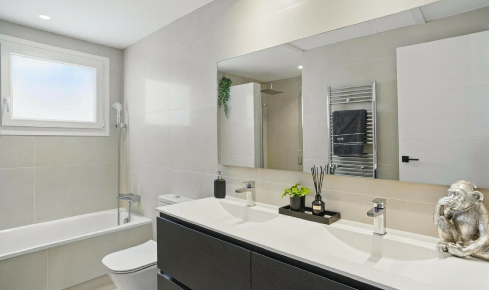 Resale - House -
La Cala de Mijas