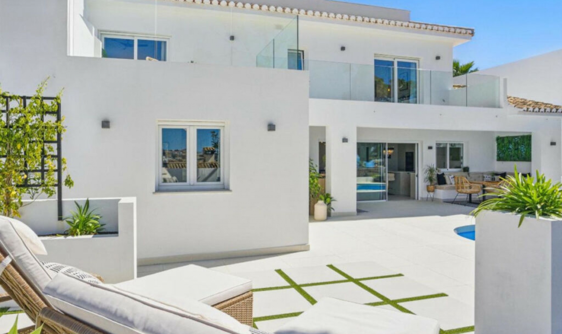 Resale - House -
La Cala de Mijas