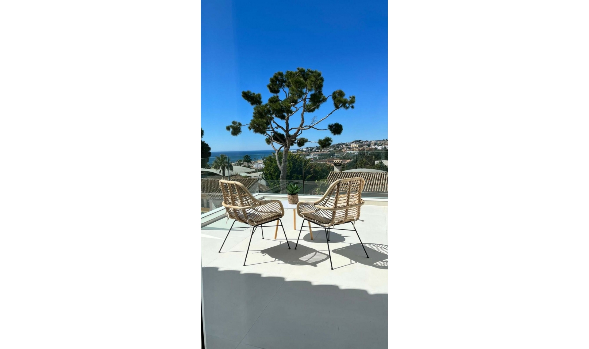 Resale - House -
La Cala de Mijas