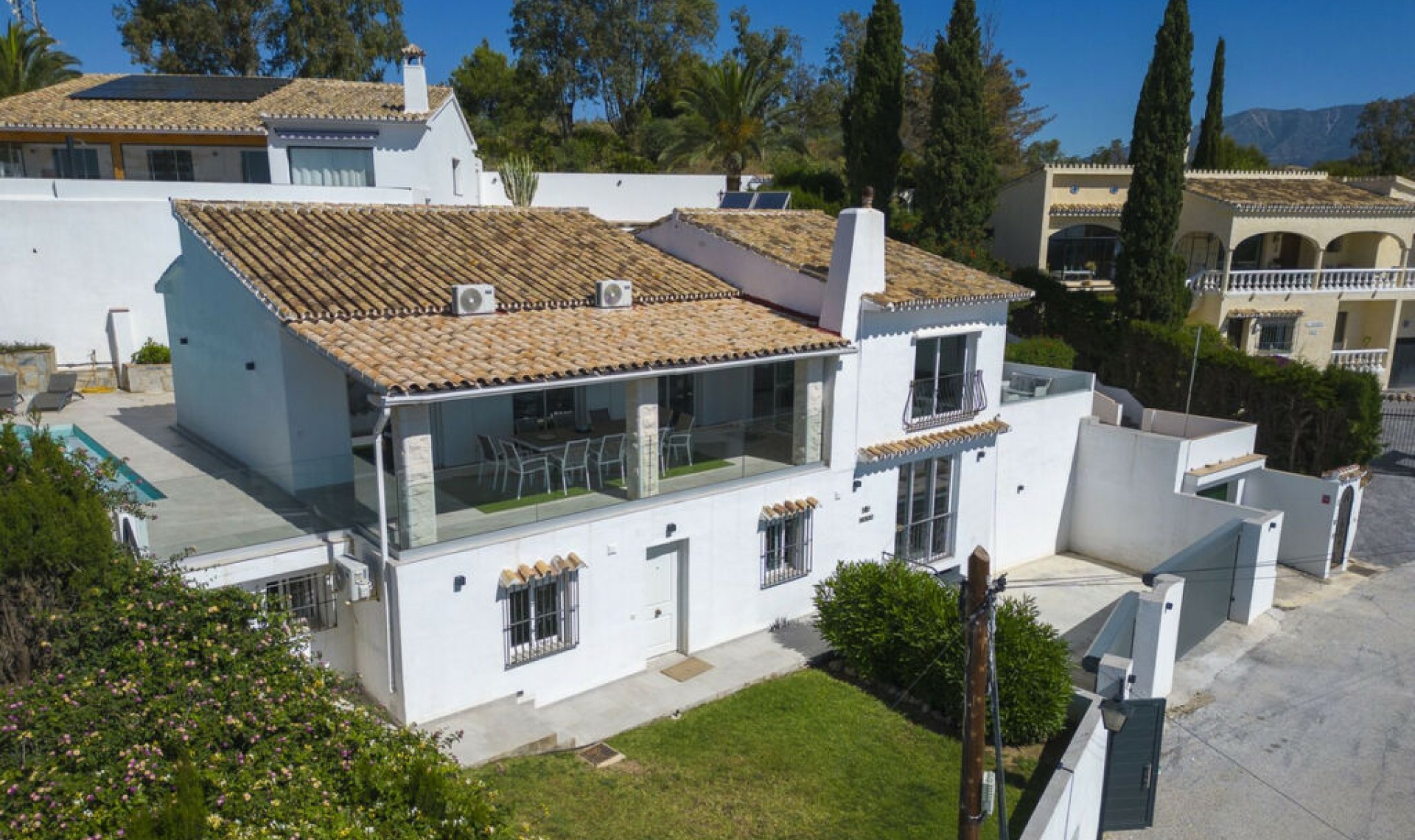 Resale - House -
La Cala de Mijas
