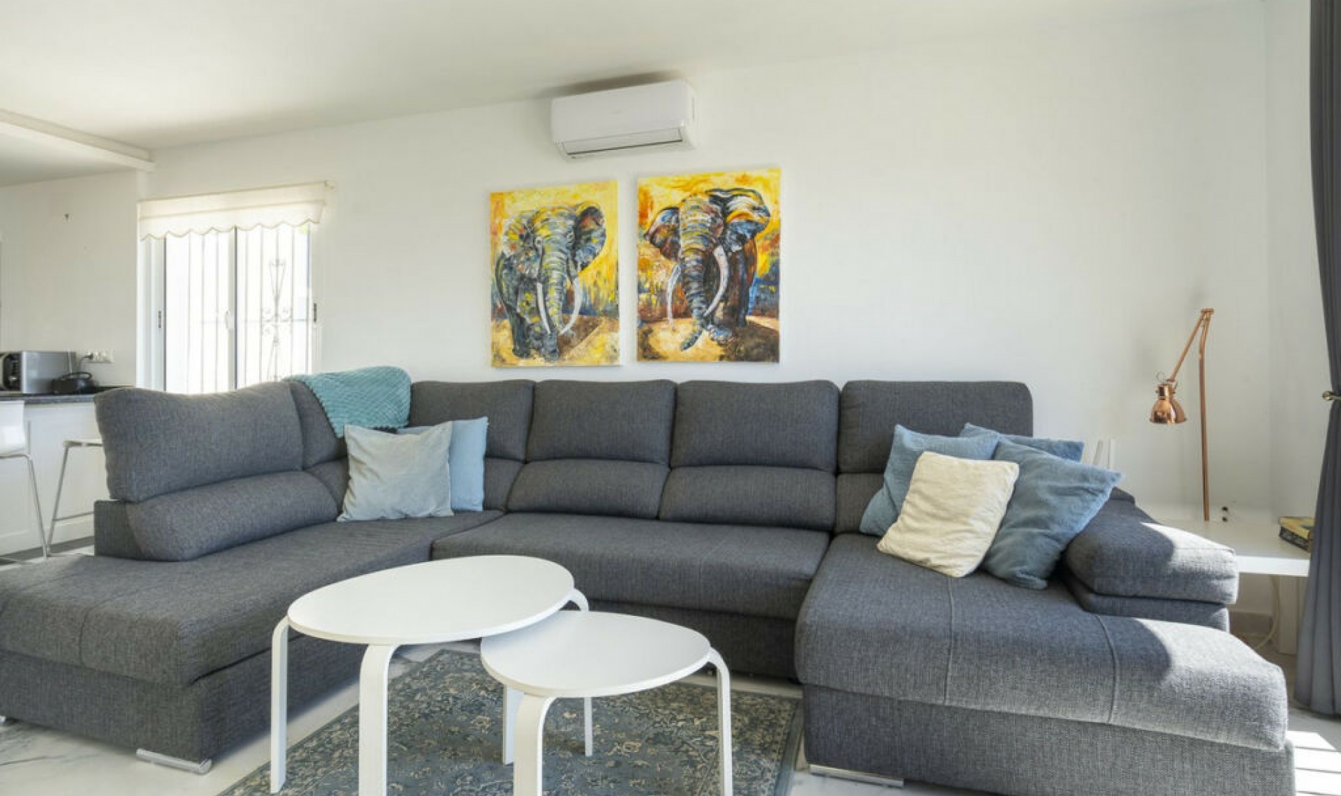 Resale - House -
La Cala de Mijas