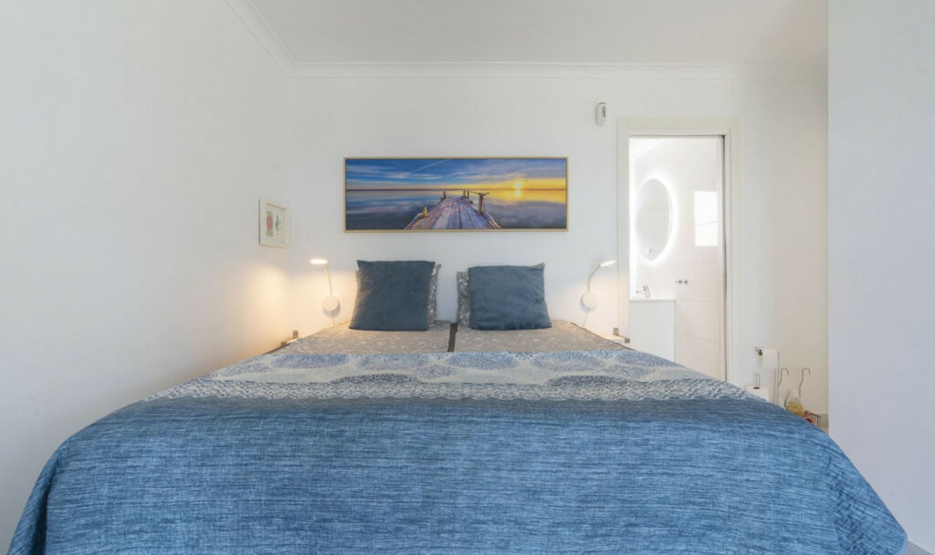 Resale - House -
La Cala de Mijas