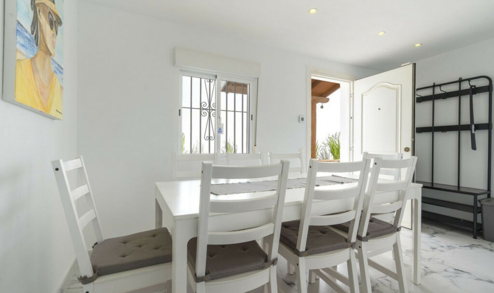 Resale - House -
La Cala de Mijas
