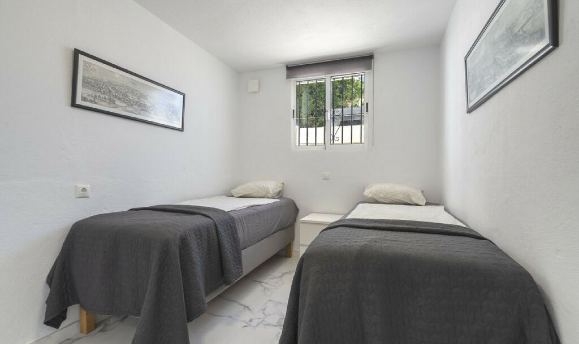 Resale - House -
La Cala de Mijas