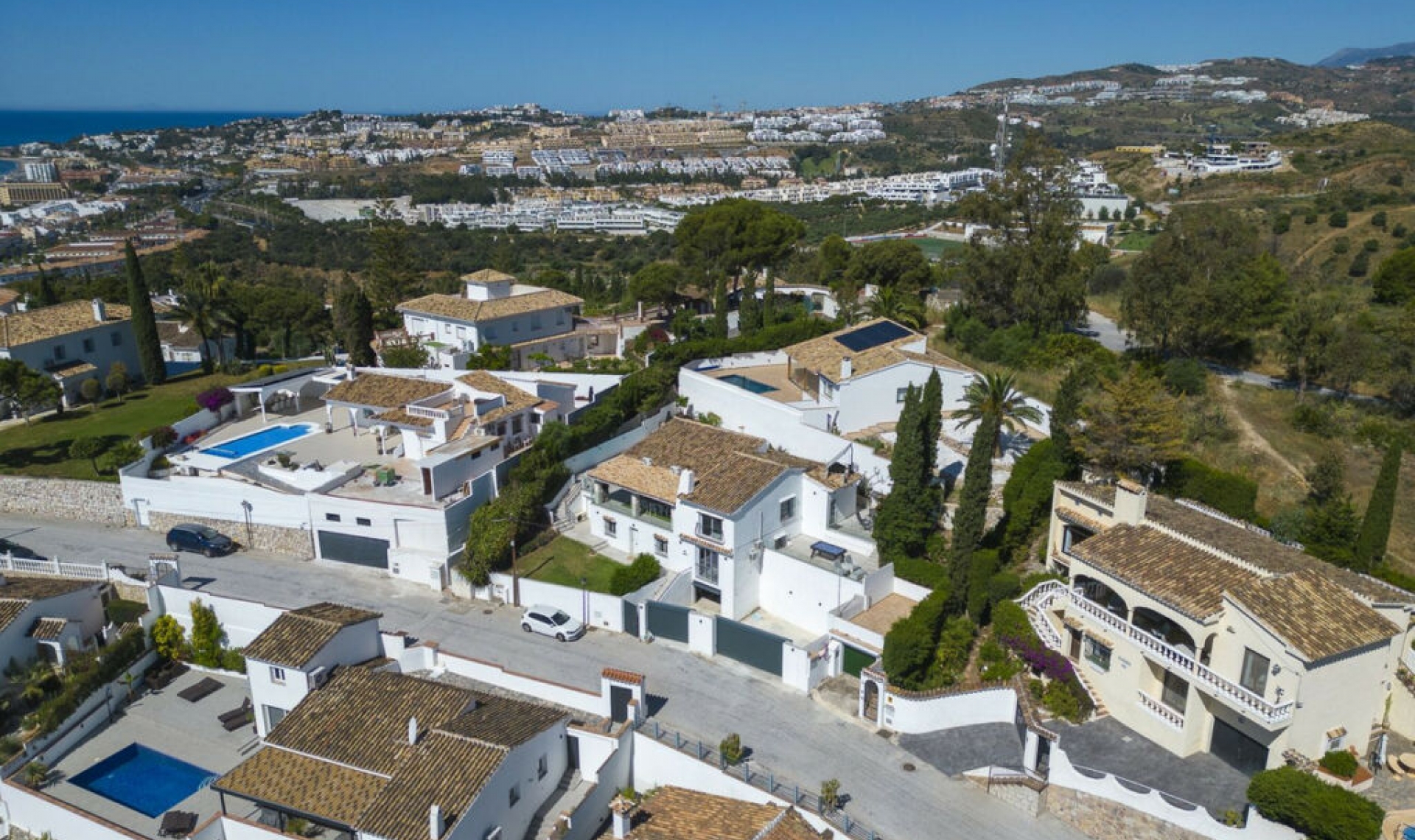 Resale - House -
La Cala de Mijas