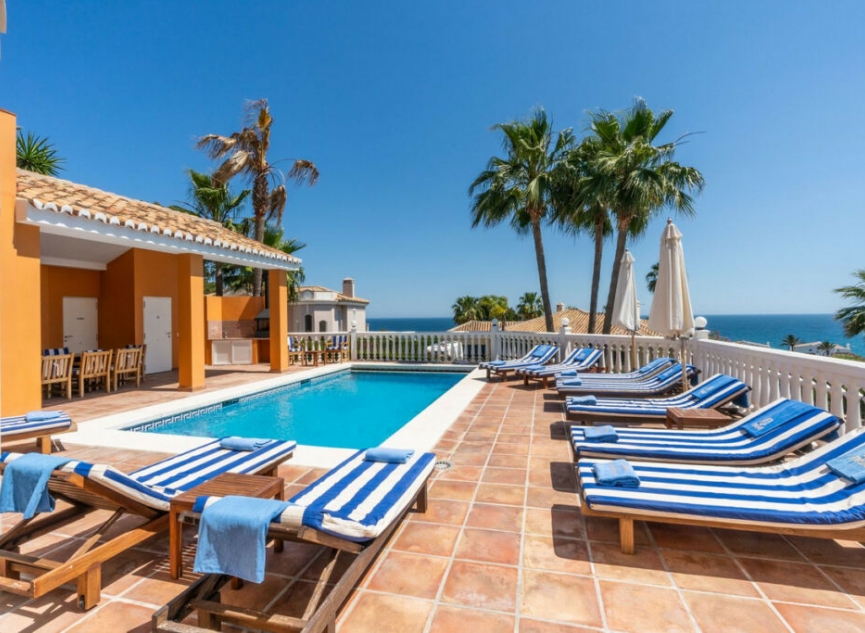Resale - House -
La Cala de Mijas
