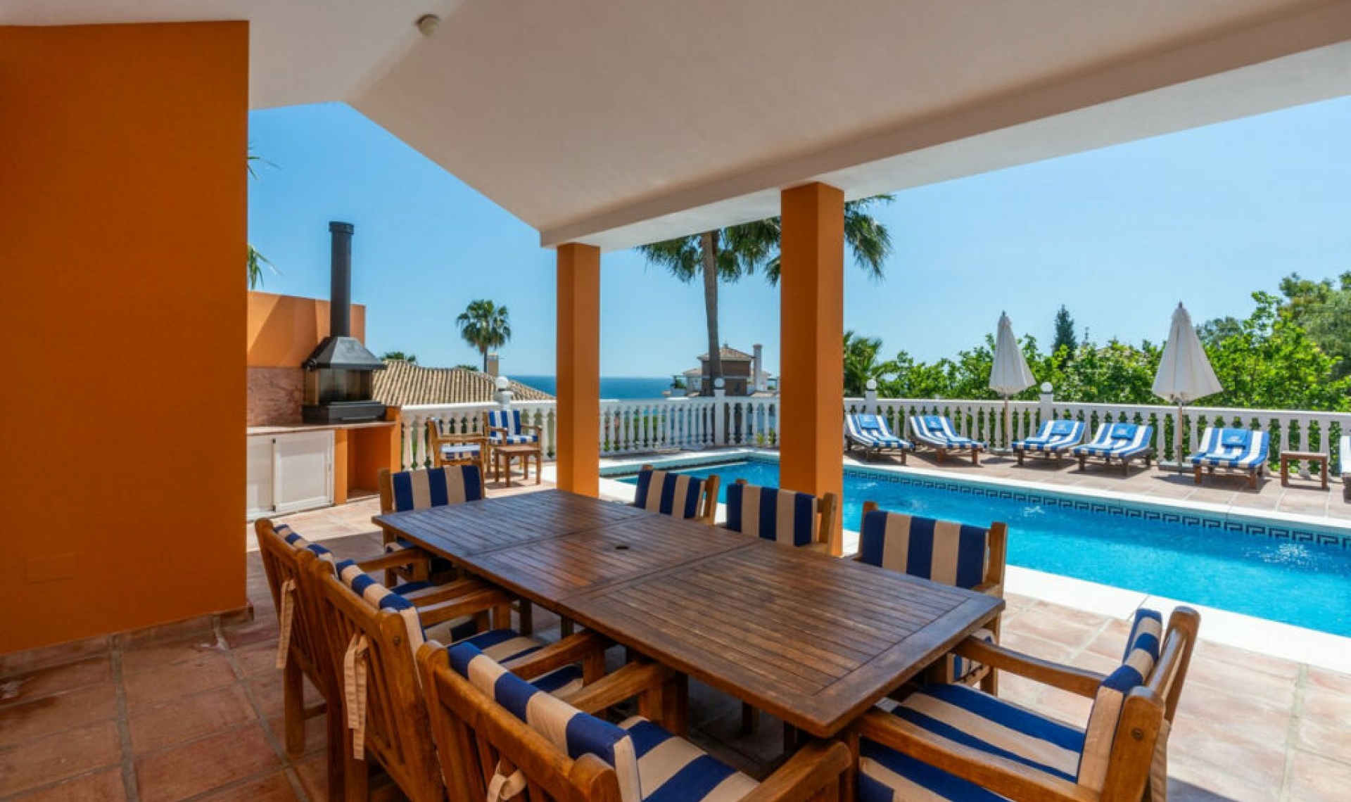 Resale - House -
La Cala de Mijas
