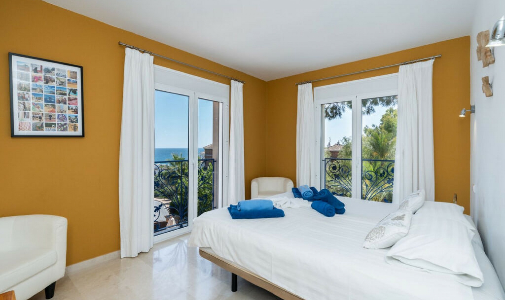 Resale - House -
La Cala de Mijas