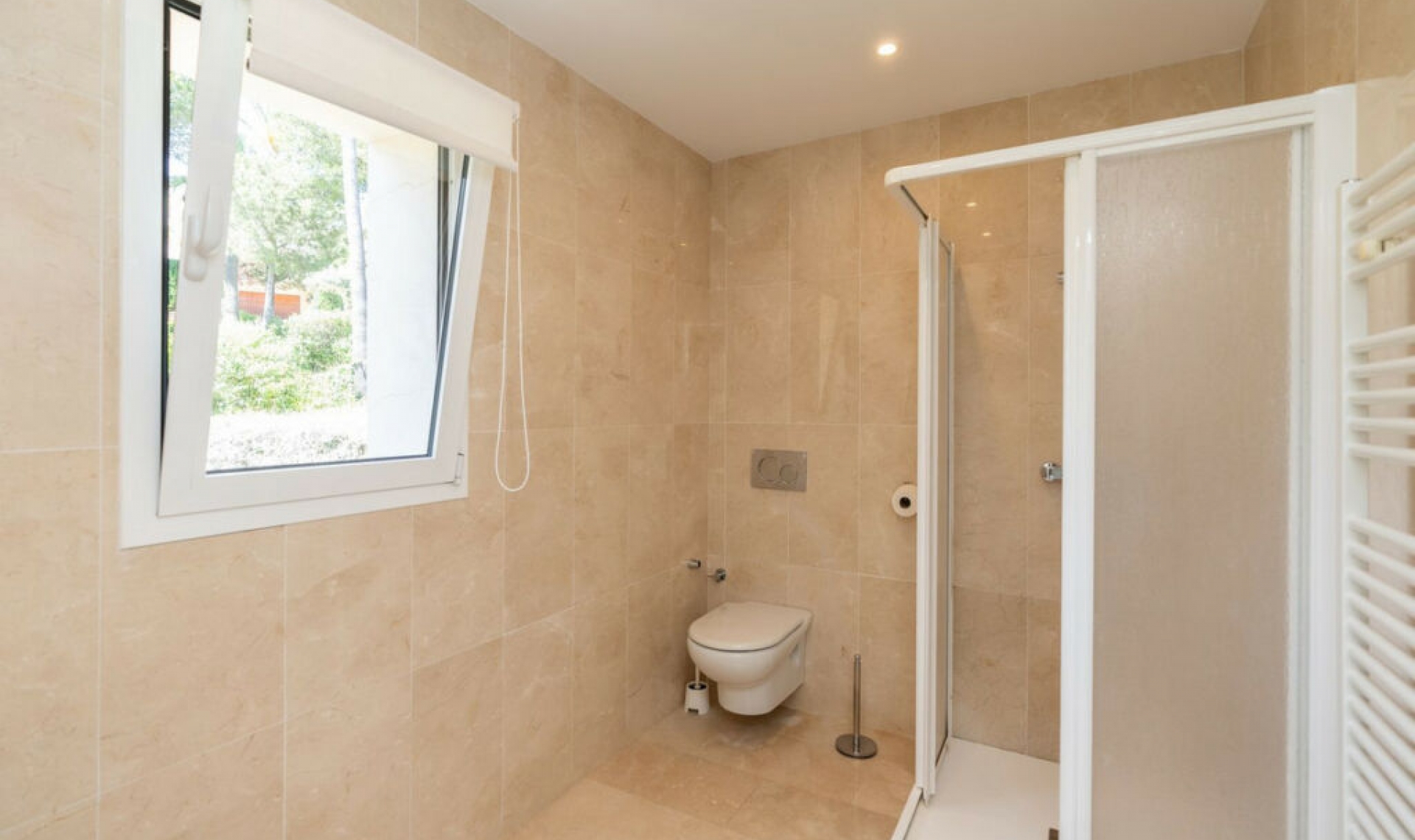 Resale - House -
La Cala de Mijas