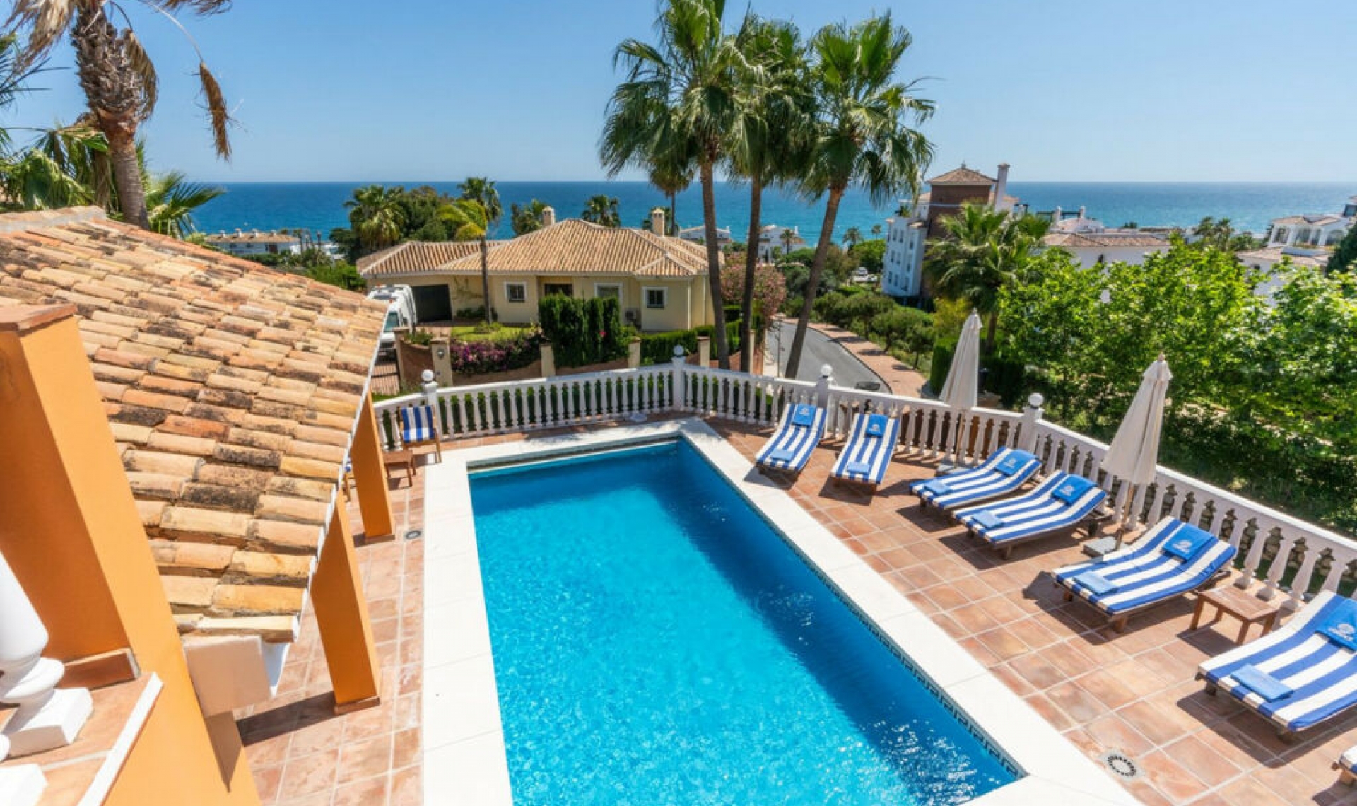 Resale - House -
La Cala de Mijas