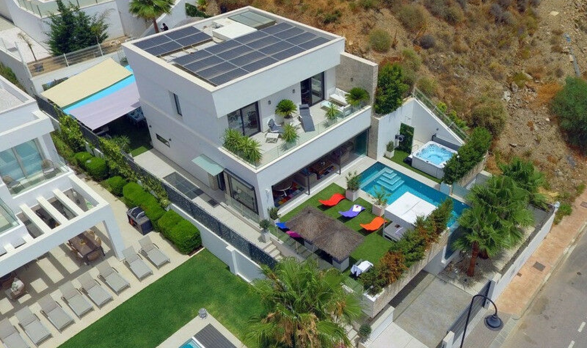 Resale - House -
La Cala de Mijas