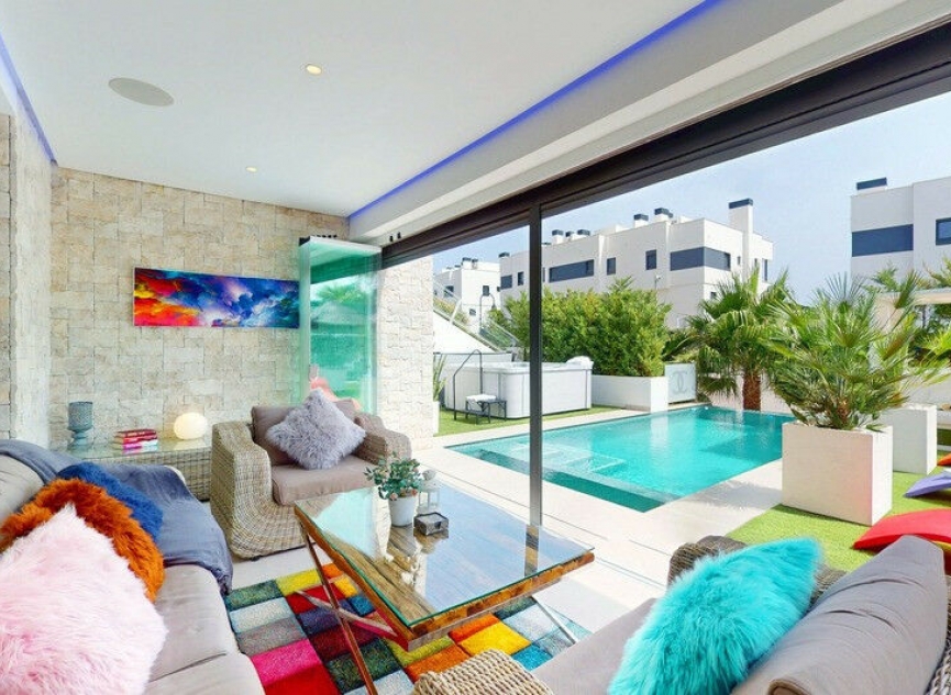 Resale - House -
La Cala de Mijas