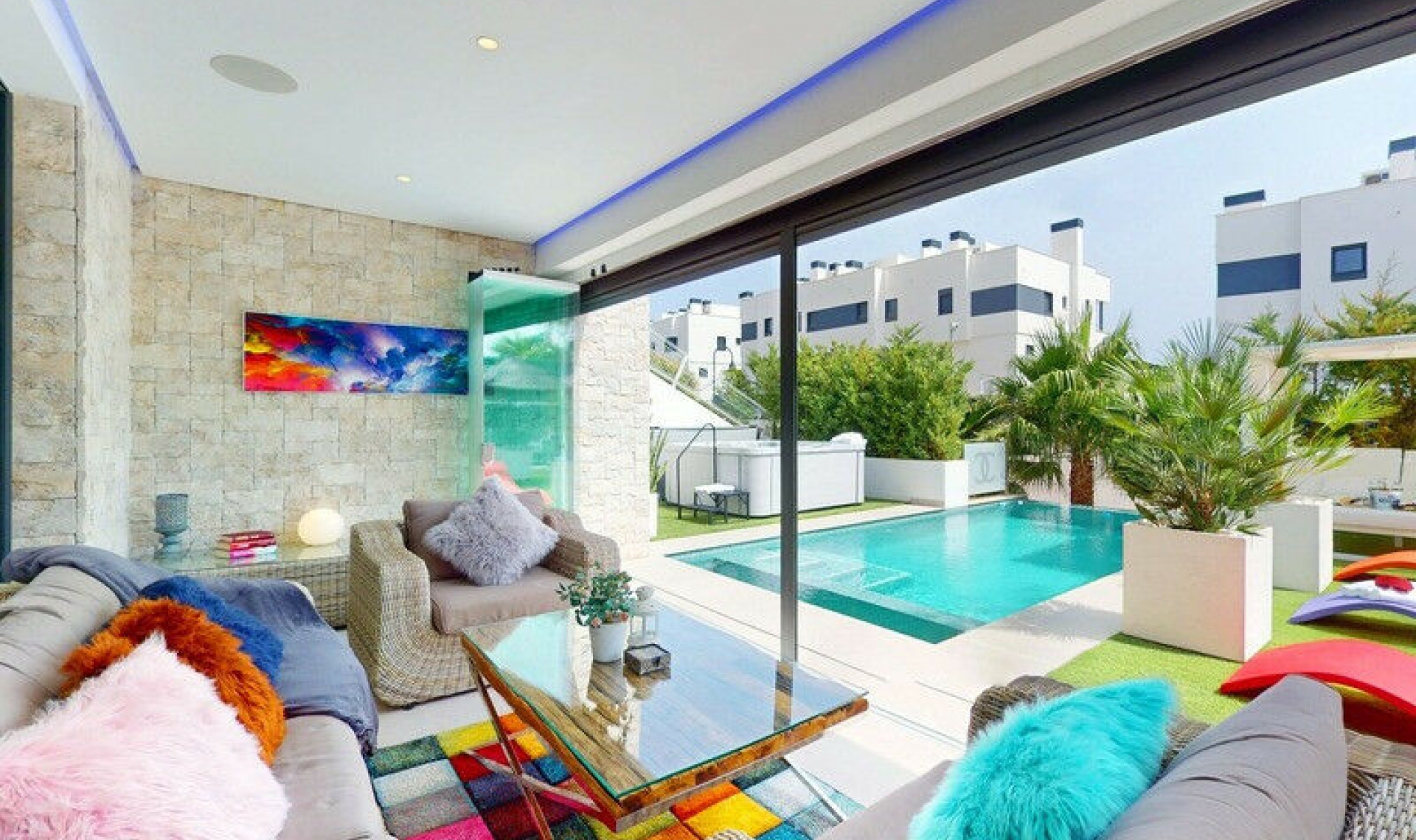 Resale - House -
La Cala de Mijas