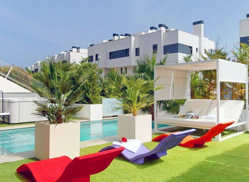 Resale - House -
La Cala de Mijas