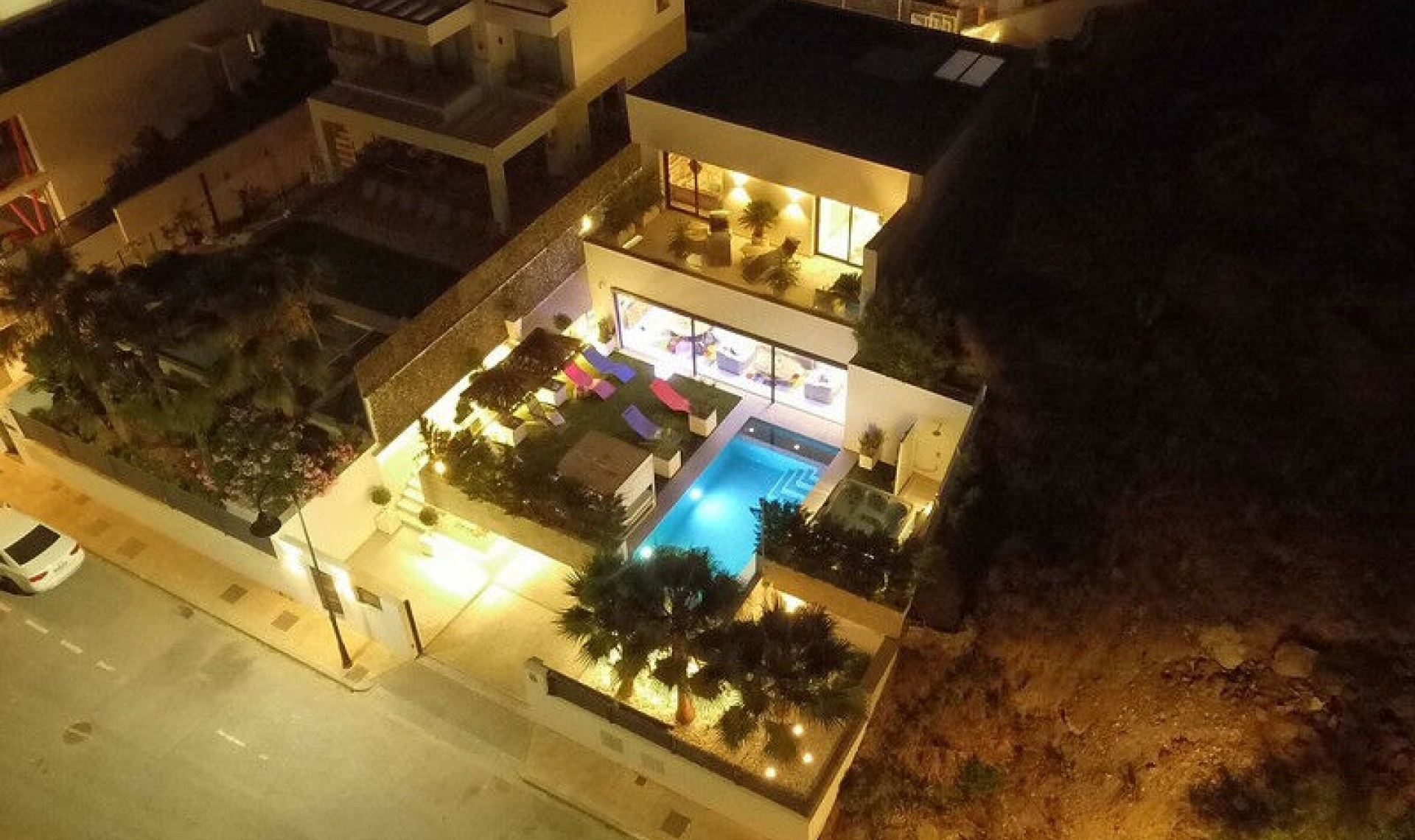 Resale - House -
La Cala de Mijas