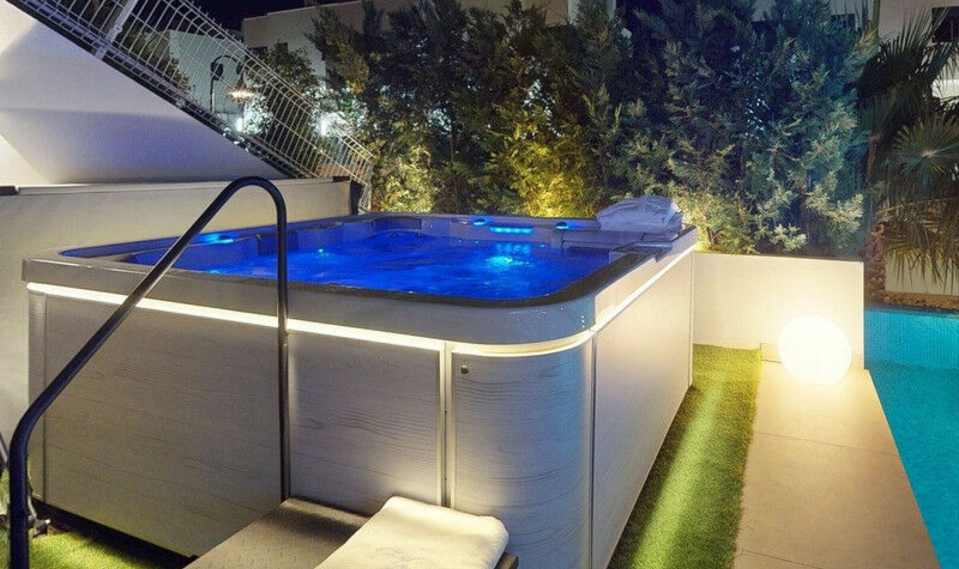 Resale - House -
La Cala de Mijas