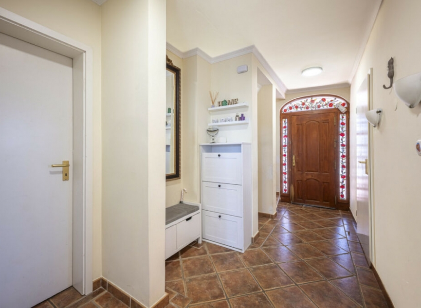 Resale - House -
La Cala de Mijas