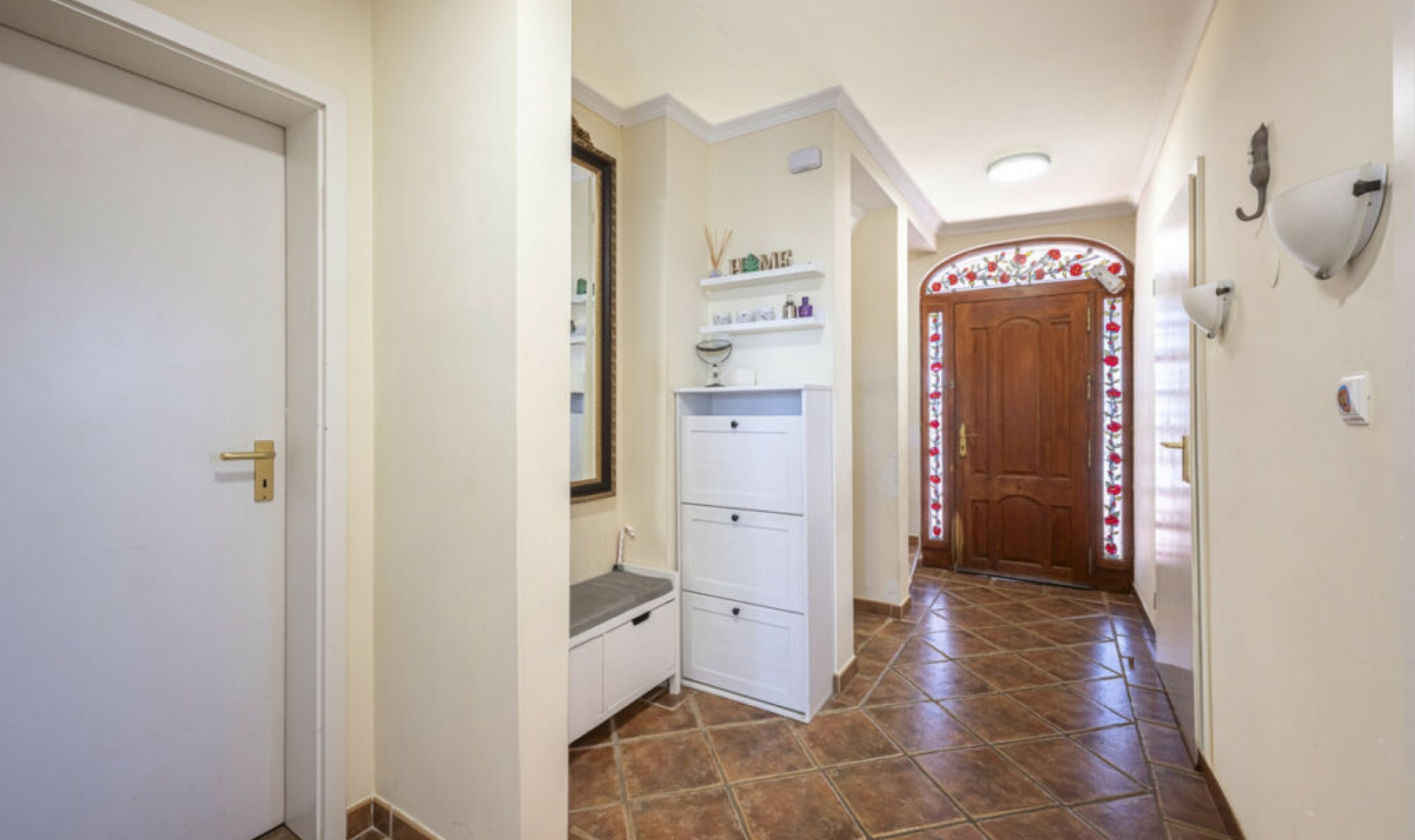 Resale - House -
La Cala de Mijas