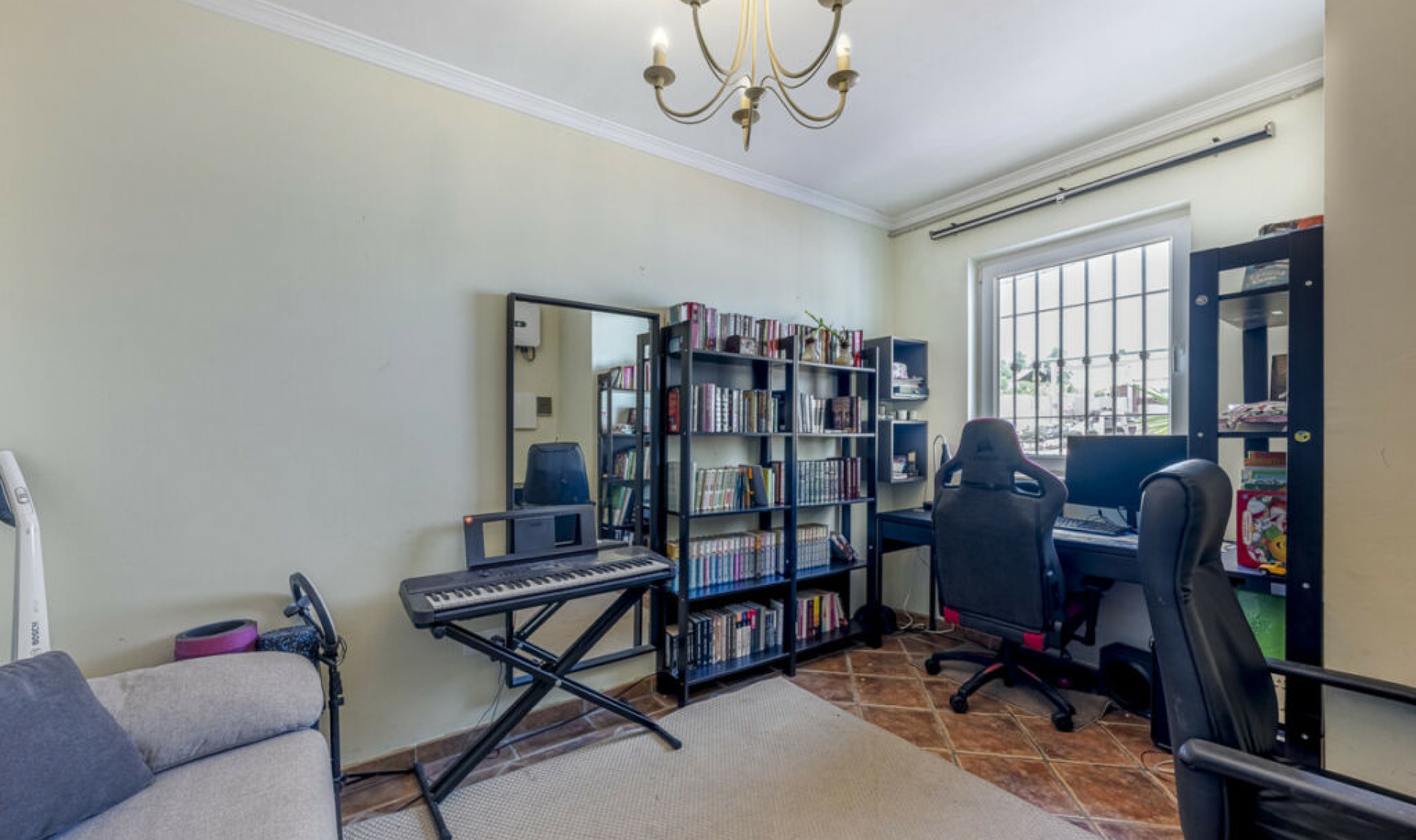Resale - House -
La Cala de Mijas