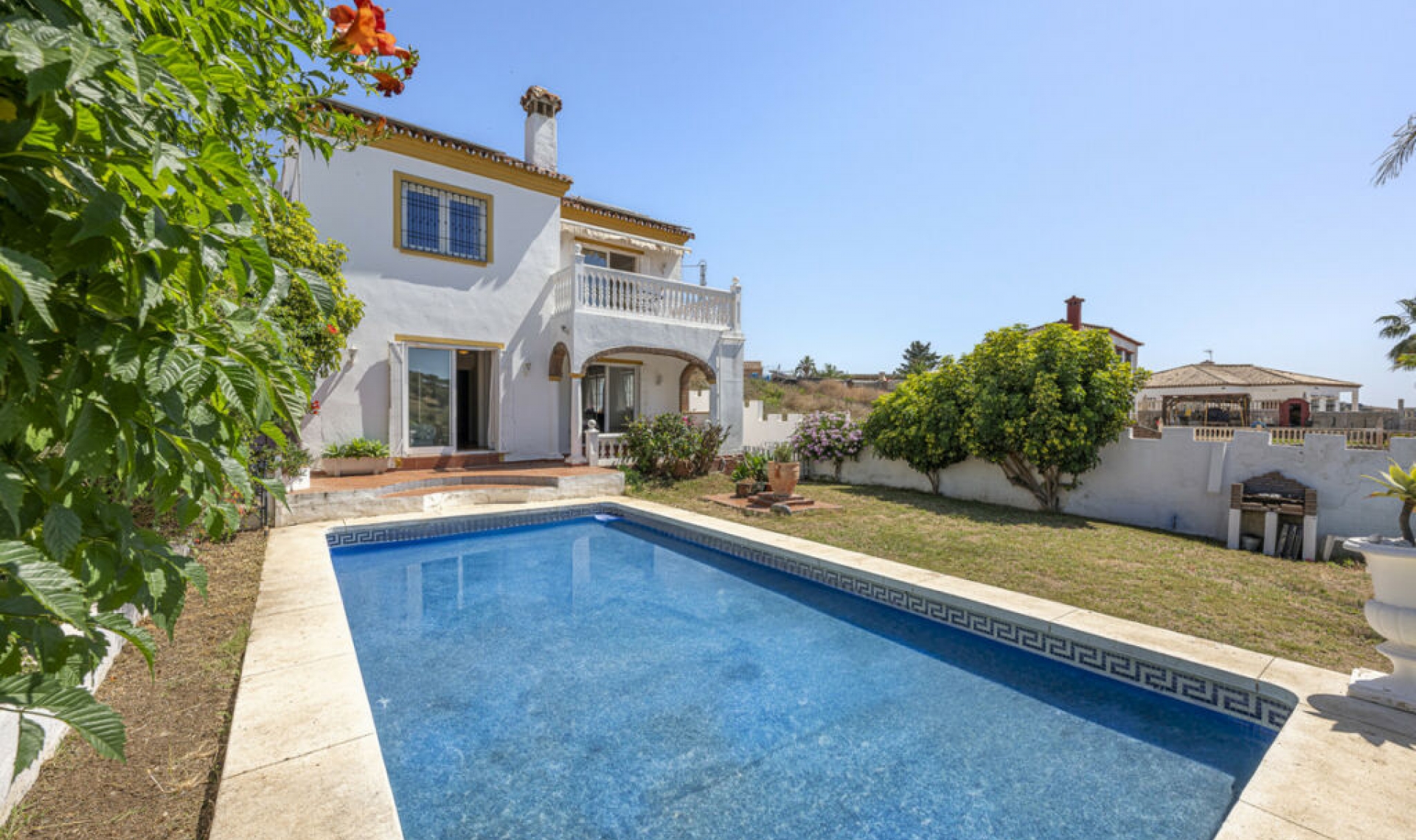 Resale - House -
La Cala de Mijas