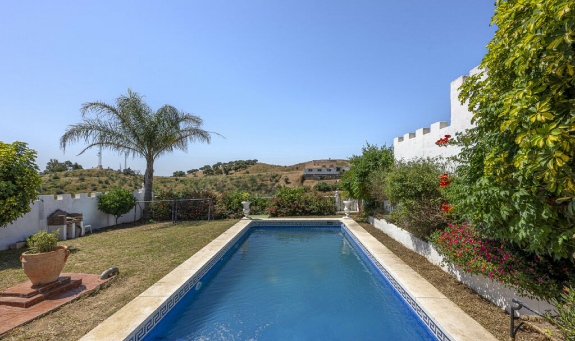 Resale - House -
La Cala de Mijas