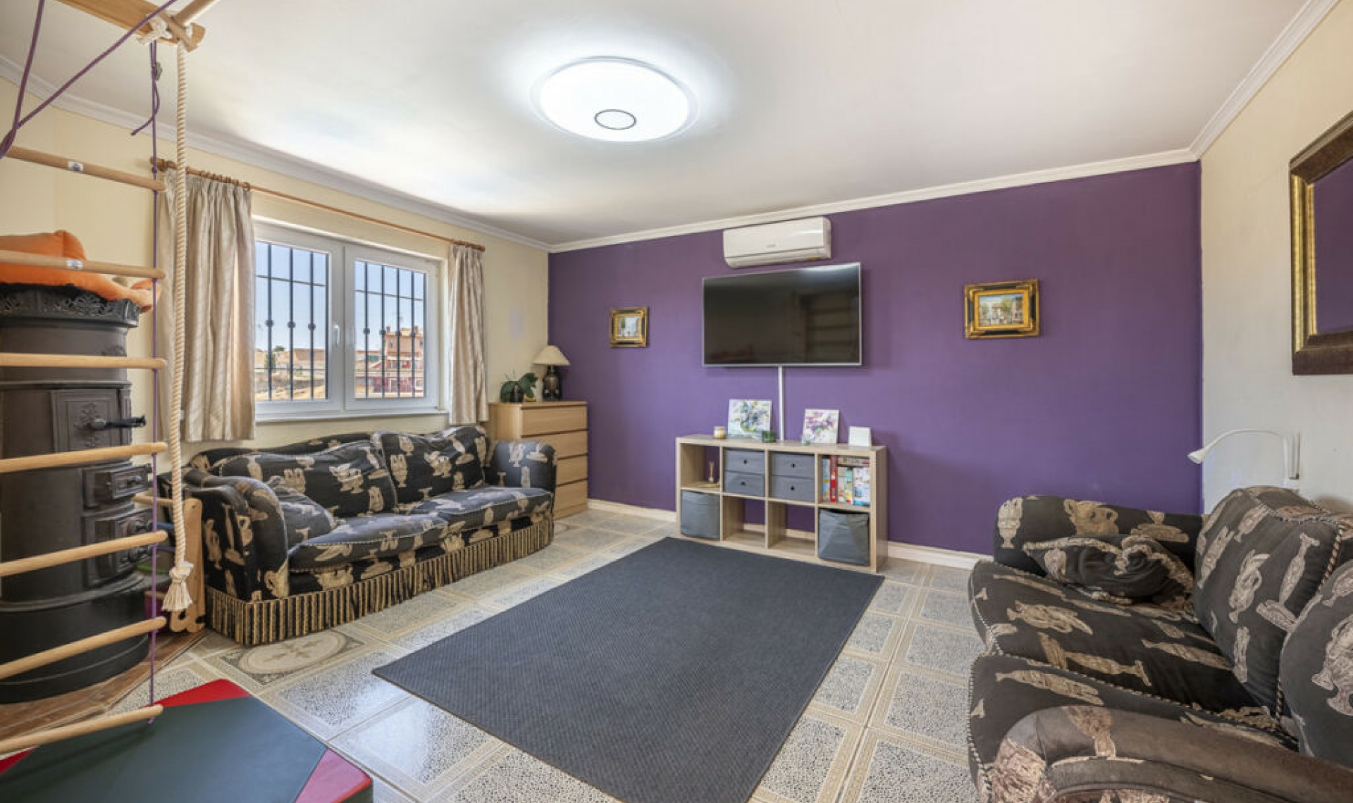 Resale - House -
La Cala de Mijas