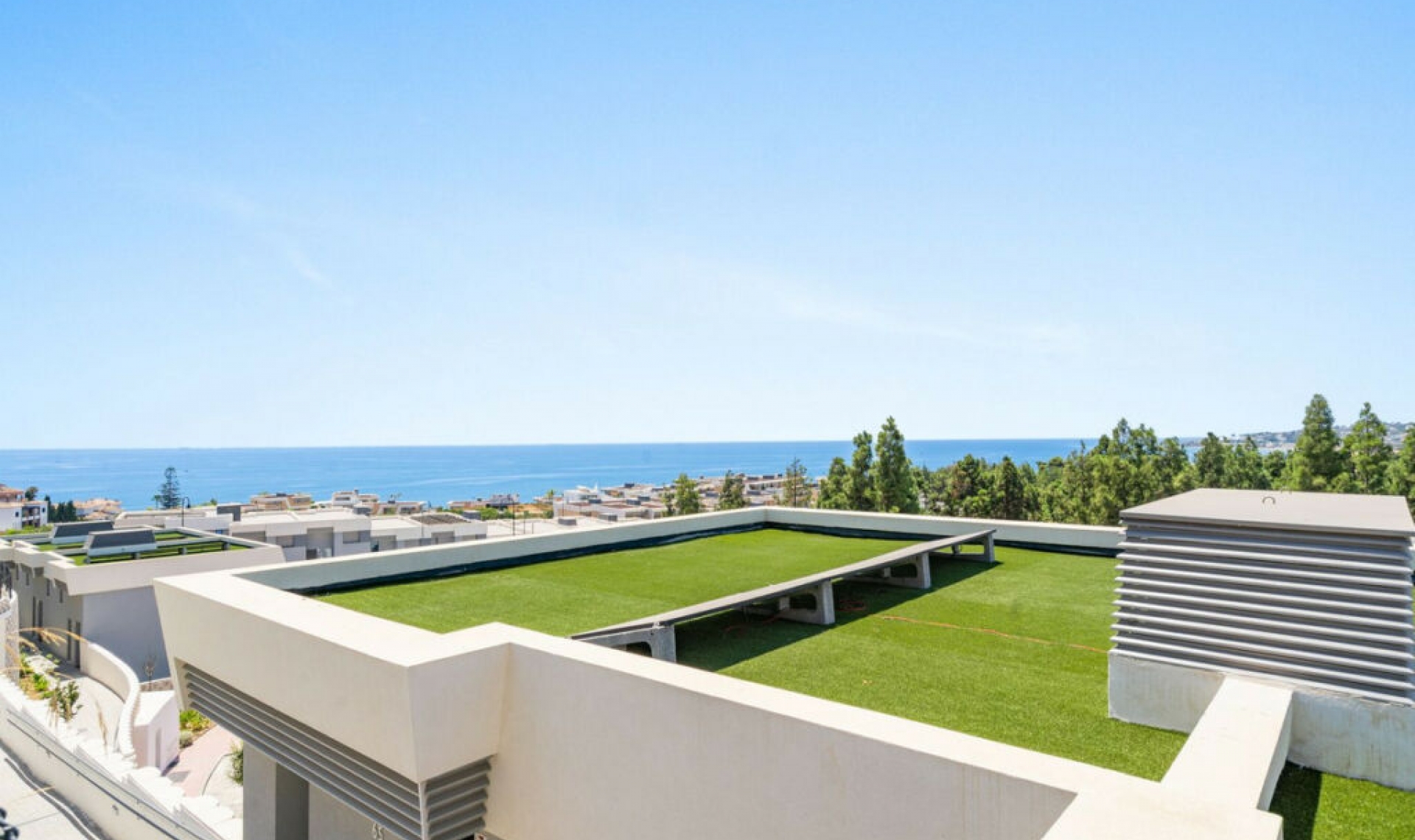 Resale - House -
La Cala de Mijas
