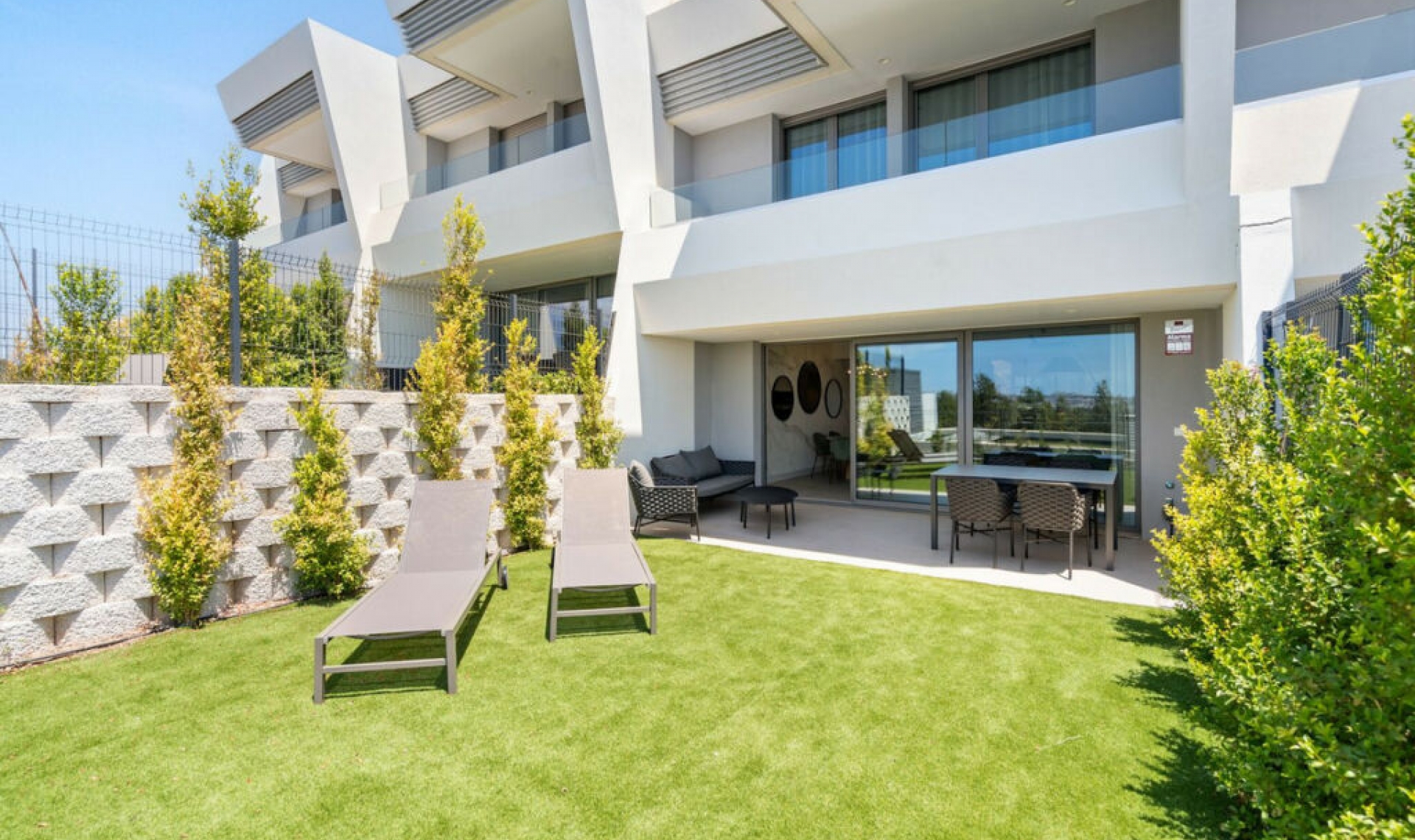 Resale - House -
La Cala de Mijas