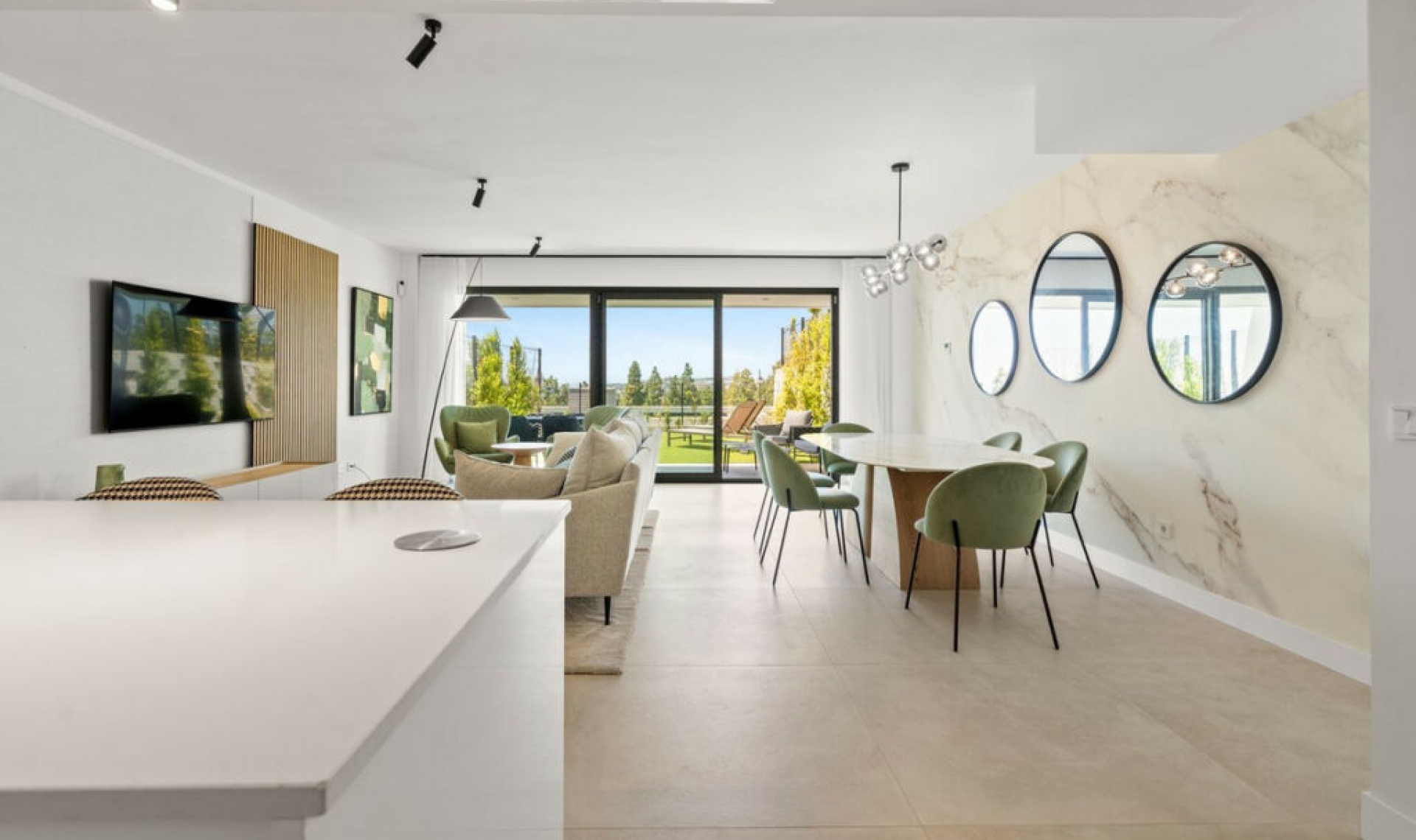 Resale - House -
La Cala de Mijas