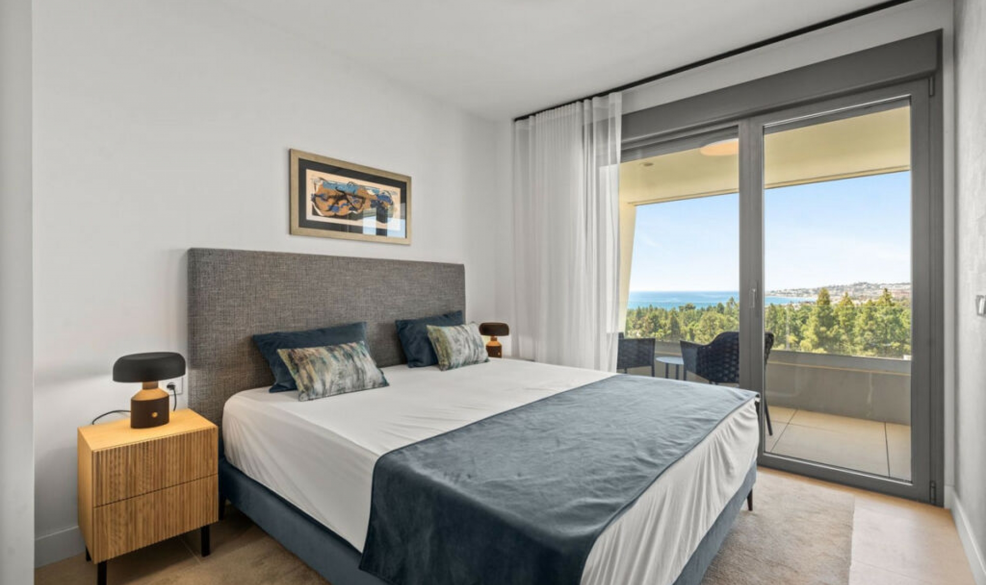 Resale - House -
La Cala de Mijas