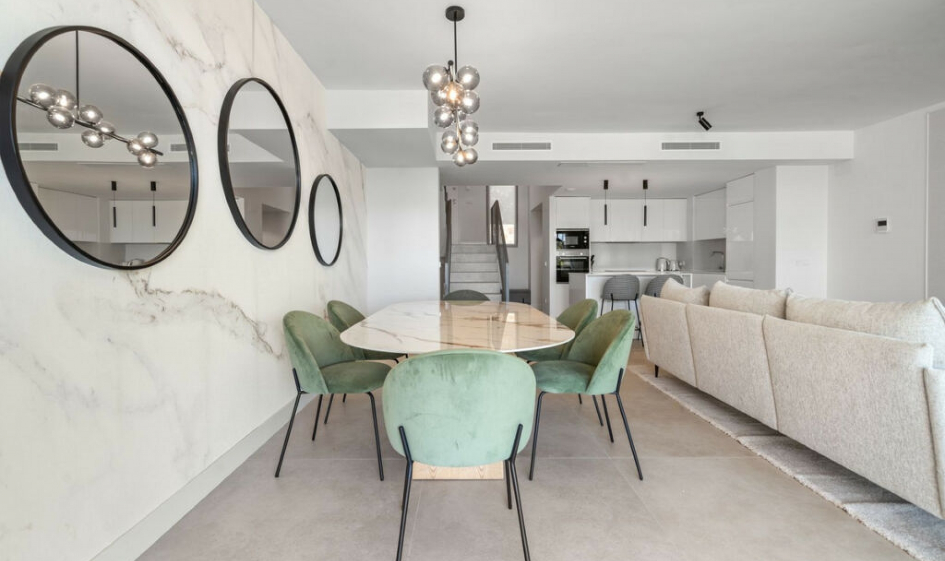 Resale - House -
La Cala de Mijas