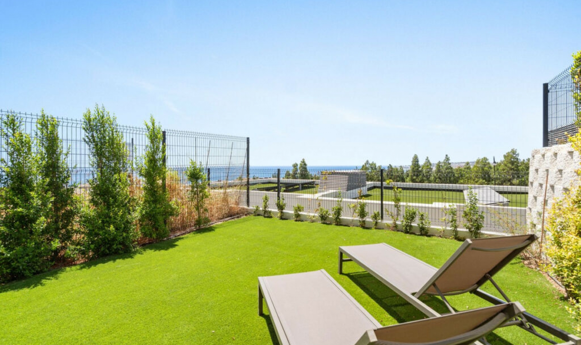Resale - House -
La Cala de Mijas